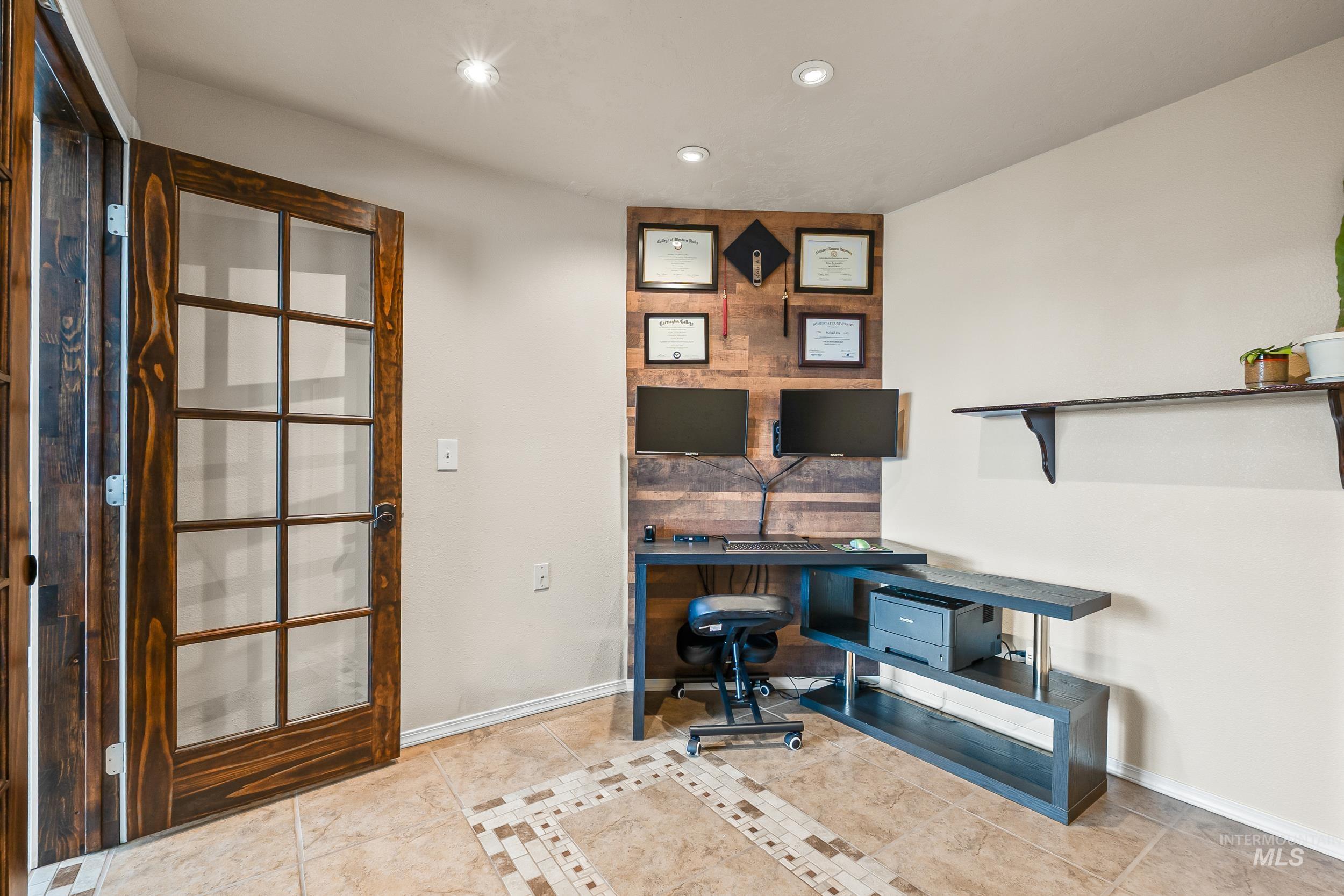 528 N Elizabeth, Star, Idaho 83669, 3 Bedrooms, 2 Bathrooms, Residential For Sale, Price $472,990,MLS 98975632