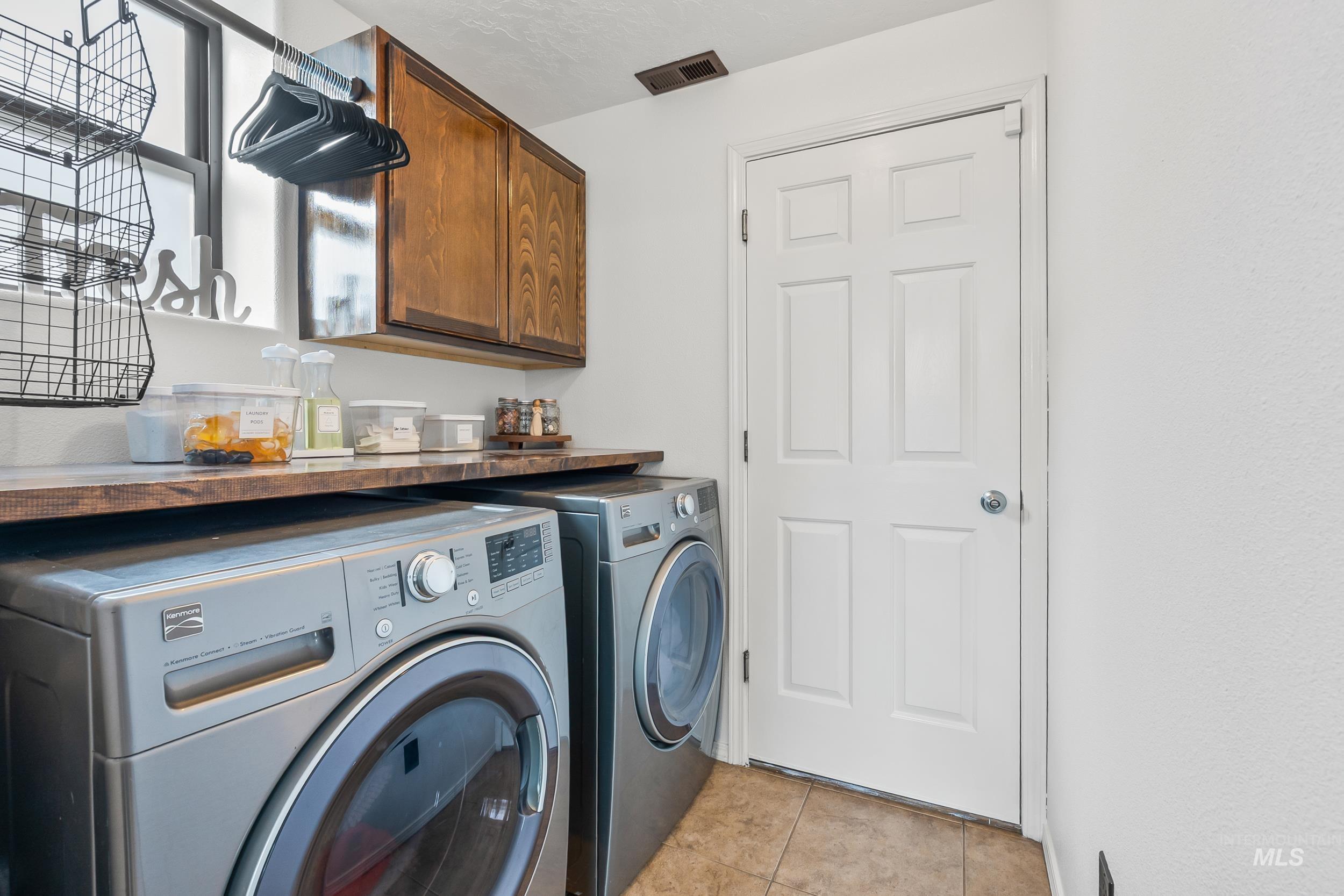 528 N Elizabeth, Star, Idaho 83669, 3 Bedrooms, 2 Bathrooms, Residential For Sale, Price $472,990,MLS 98975632