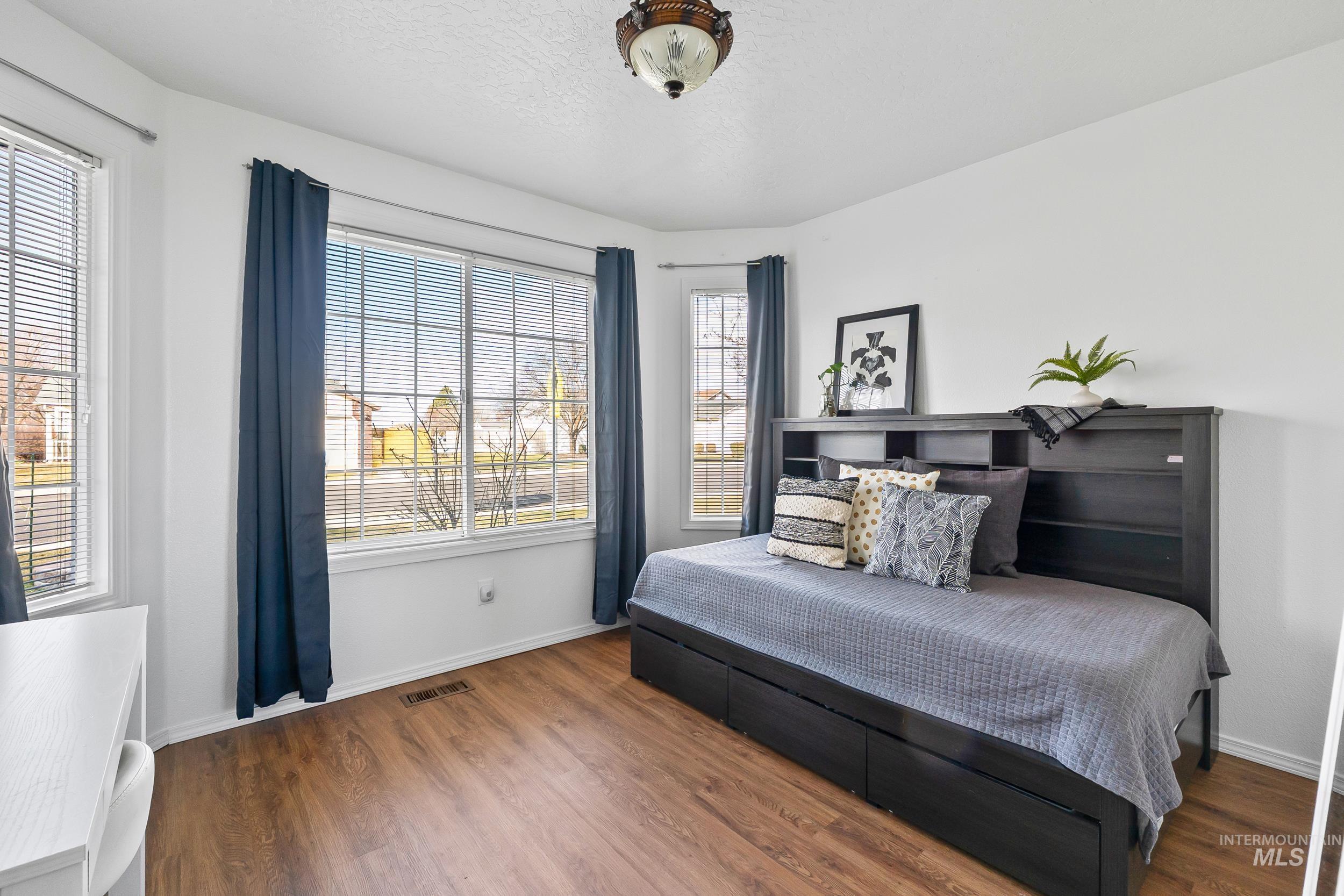 528 N Elizabeth, Star, Idaho 83669, 3 Bedrooms, 2 Bathrooms, Residential For Sale, Price $472,990,MLS 98975632