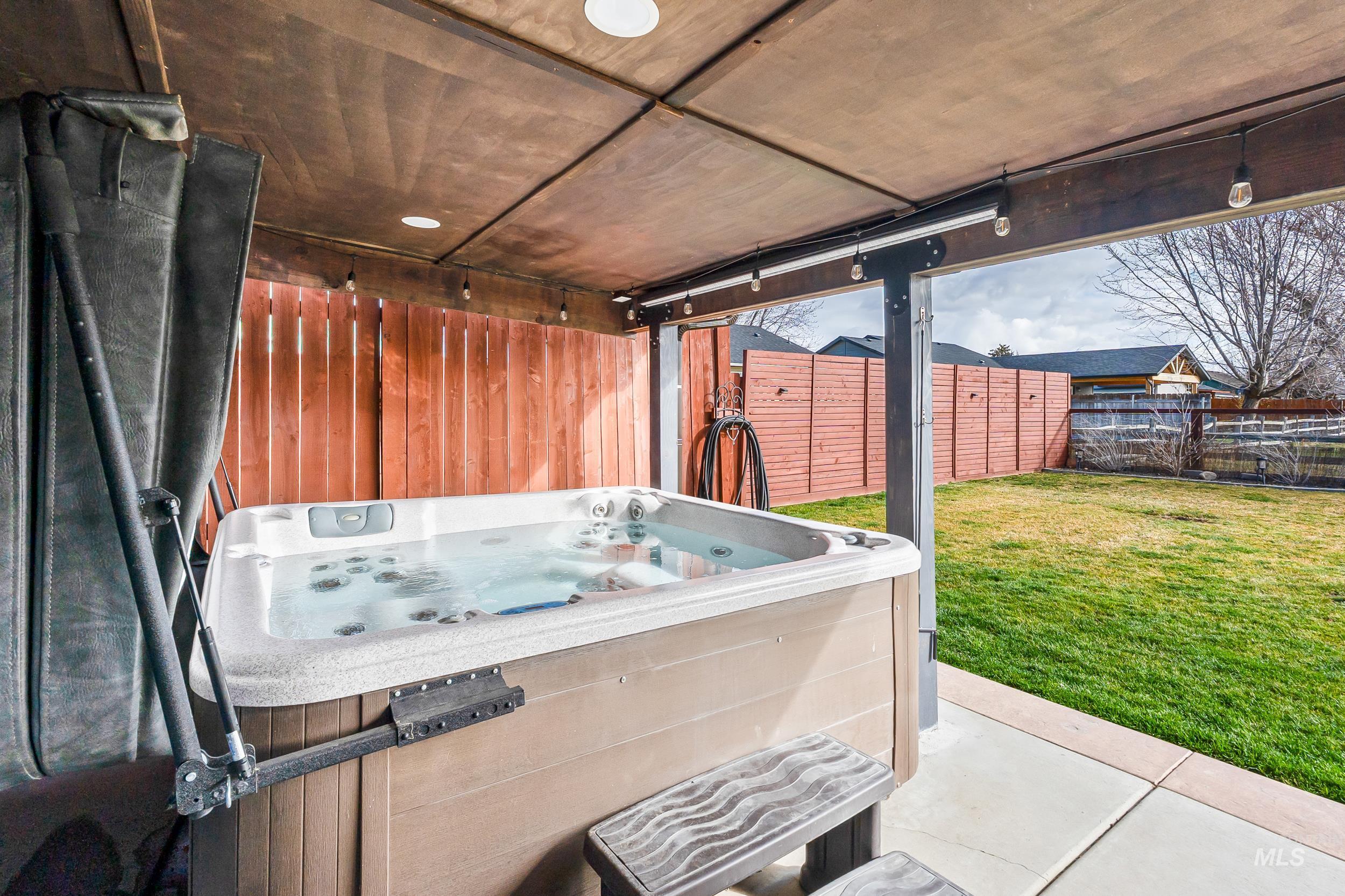 528 N Elizabeth, Star, Idaho 83669, 3 Bedrooms, 2 Bathrooms, Residential For Sale, Price $472,990,MLS 98975632