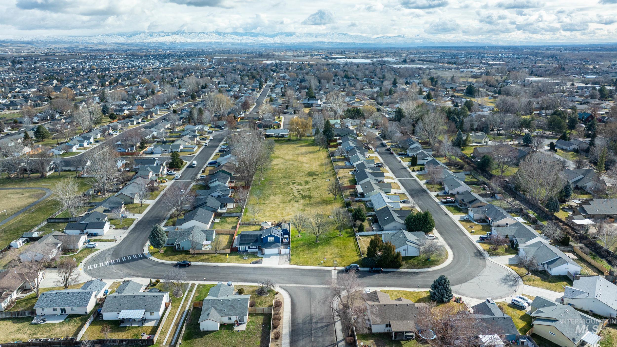 528 N Elizabeth, Star, Idaho 83669, 3 Bedrooms, 2 Bathrooms, Residential For Sale, Price $472,990,MLS 98975632