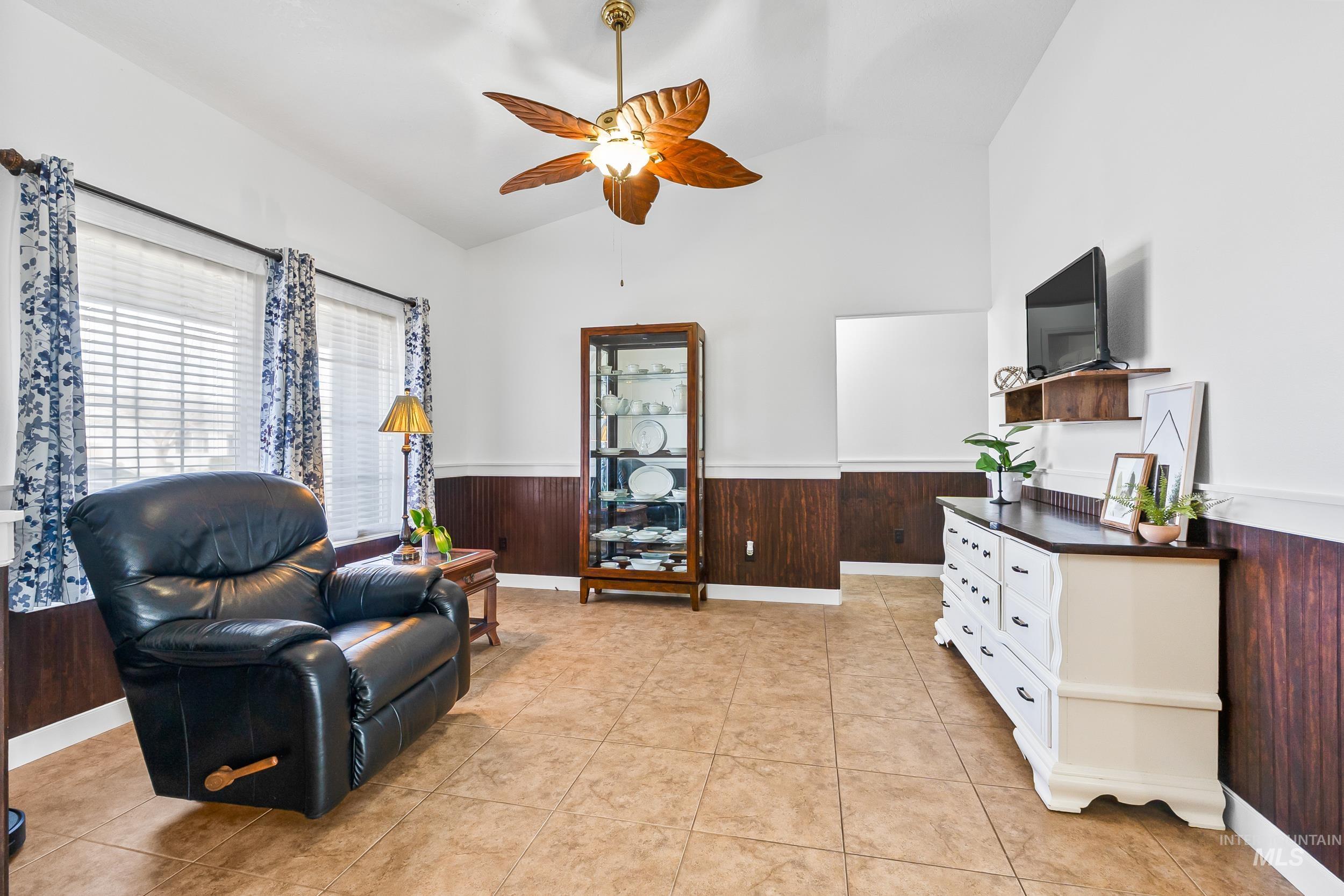 528 N Elizabeth, Star, Idaho 83669, 3 Bedrooms, 2 Bathrooms, Residential For Sale, Price $472,990,MLS 98975632