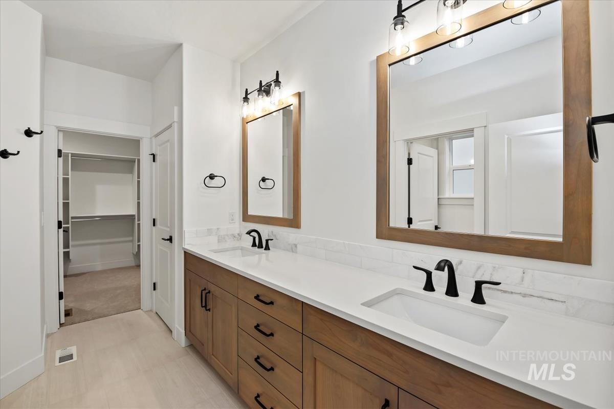 6602 N Good Dr., Eagle, Idaho 83629, 3 Bedrooms, 2 Bathrooms, Residential For Sale, Price $649,880,MLS 98975633