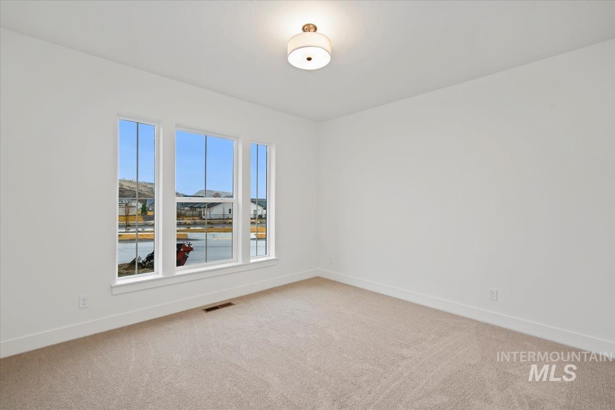 6602 N Good Dr., Eagle, Idaho 83629, 3 Bedrooms, 2 Bathrooms, Residential For Sale, Price $649,880,MLS 98975633