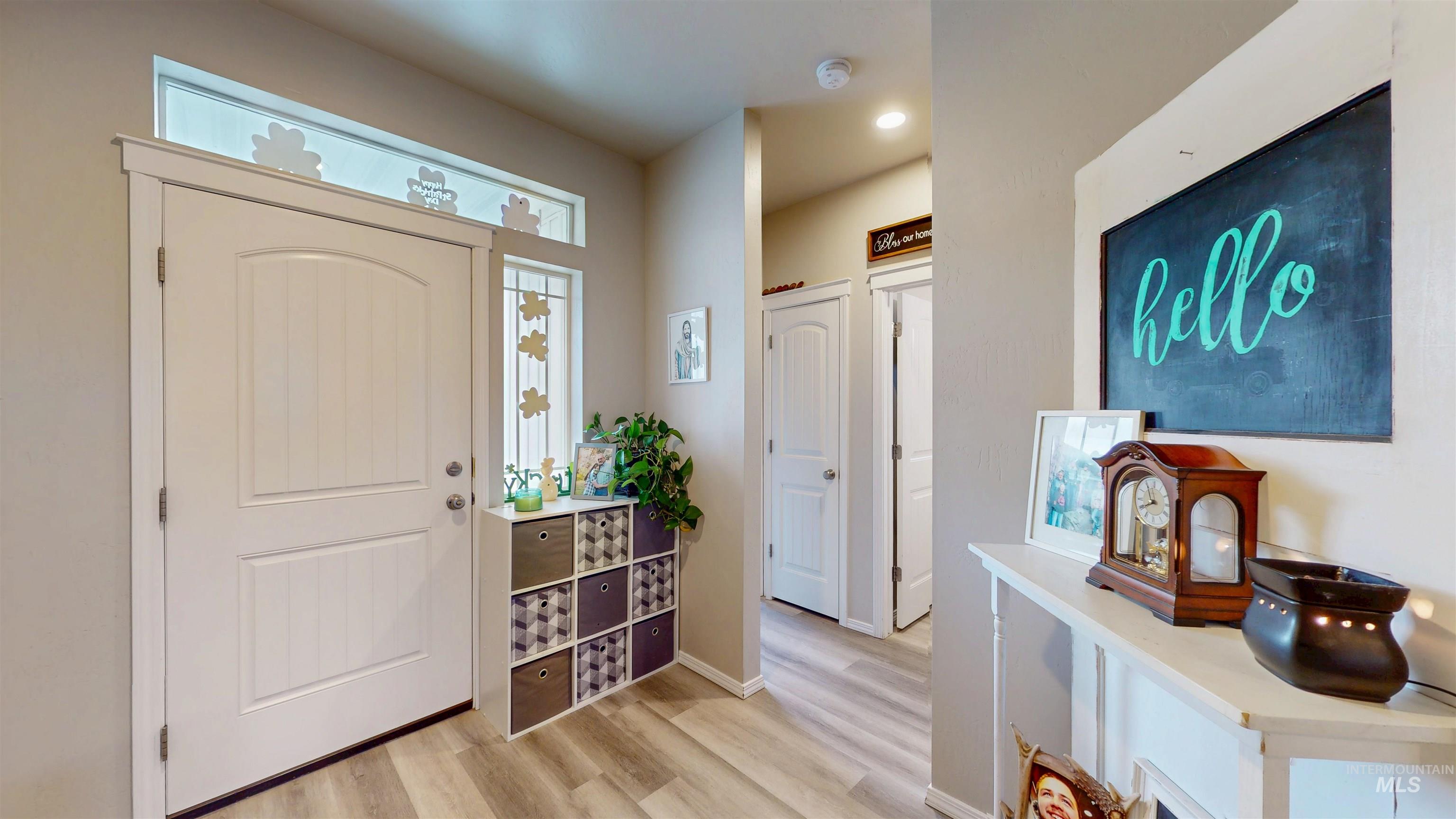 1103 Meadow Lake Loop, Buhl, Idaho 83316, 3 Bedrooms, 2 Bathrooms, Residential For Sale, Price $397,000,MLS 98975635