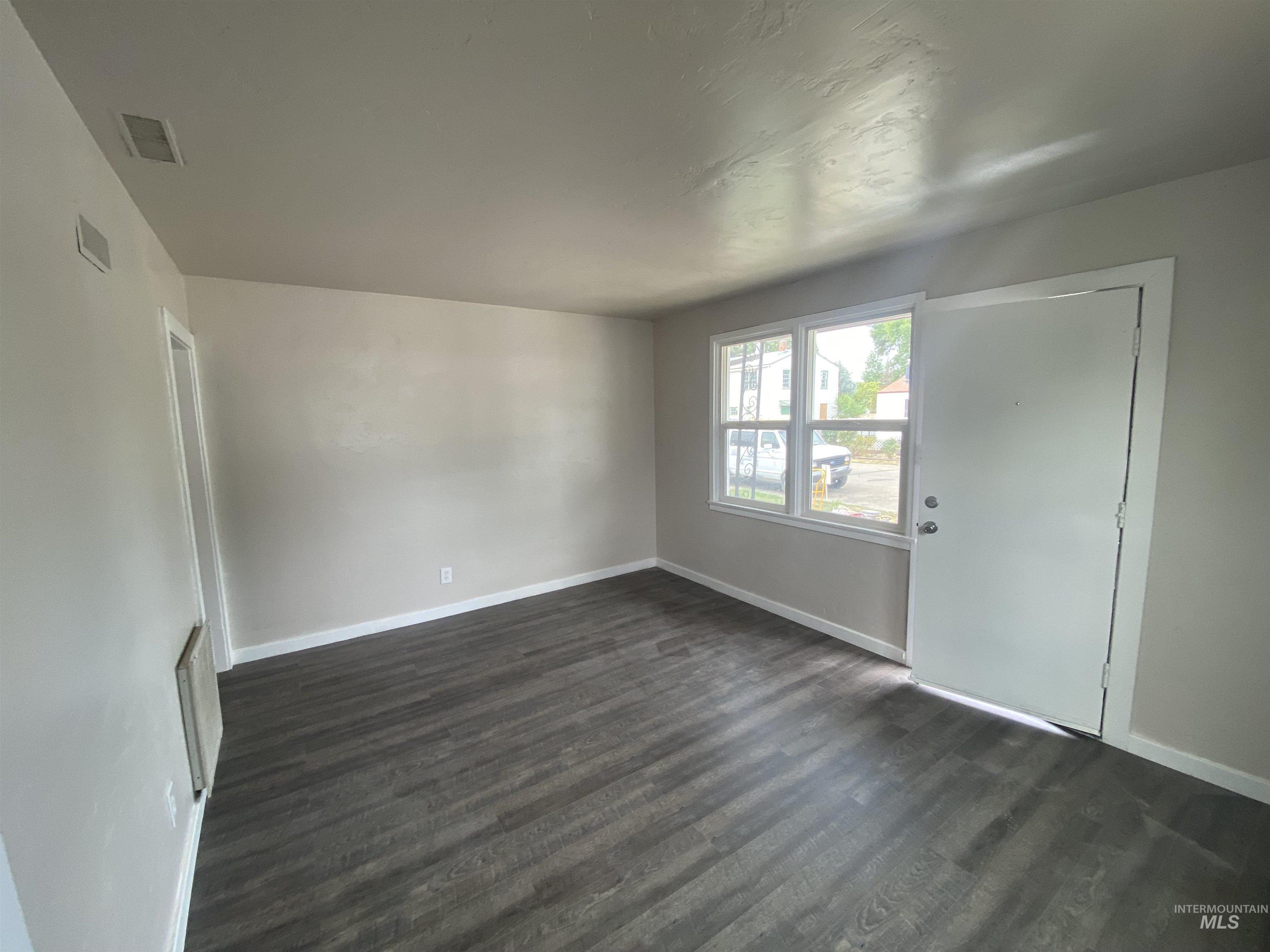 3885 W Pershing, Boise, Idaho 83705, 2 Bedrooms, 1 Bathroom, Rental For Rent, Price $1,385,MLS 98975637