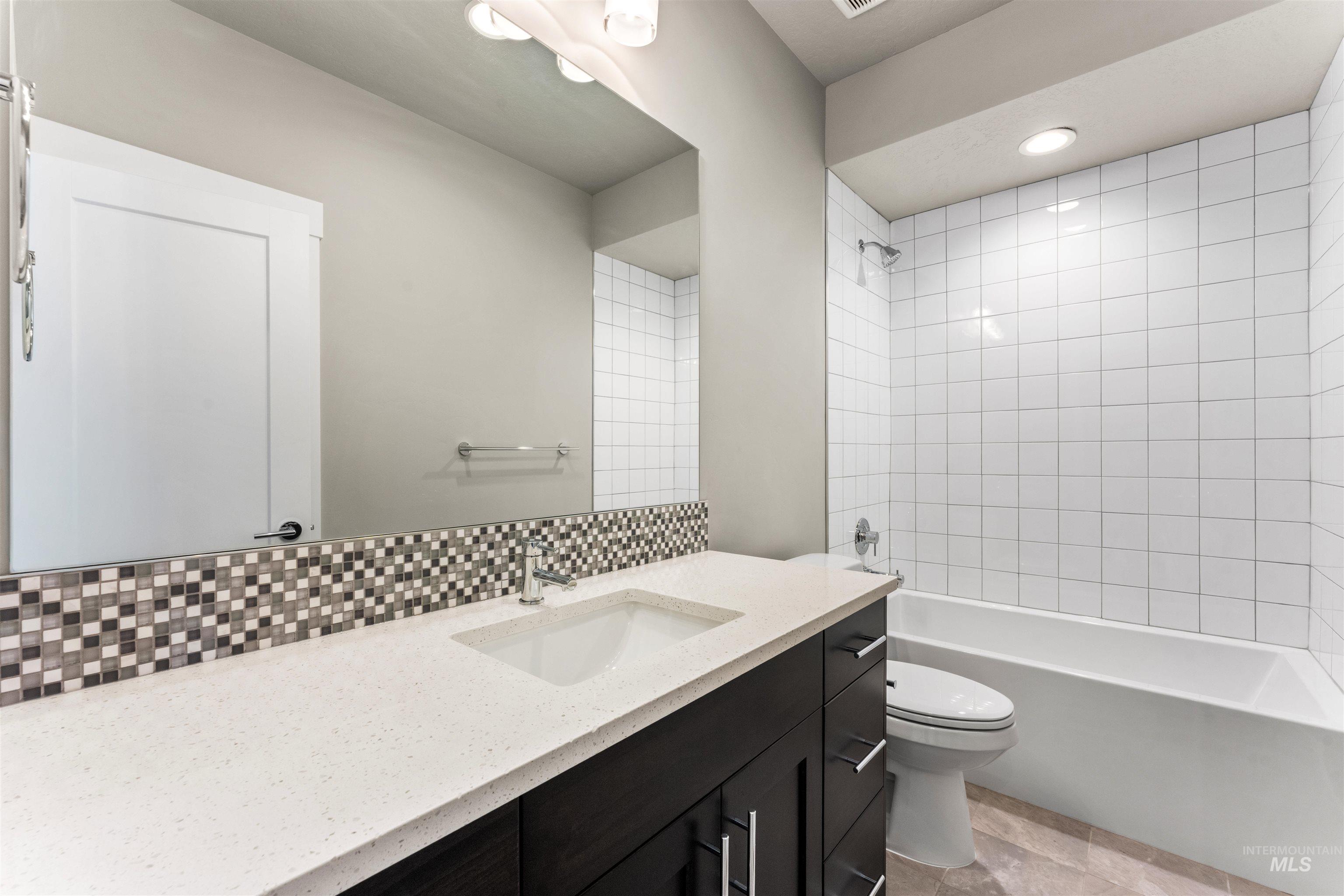 8081 Tandy Cove St, Middleton, Idaho 83644, 6 Bedrooms, 3 Bathrooms, Residential For Sale, Price $699,900,MLS 98975639