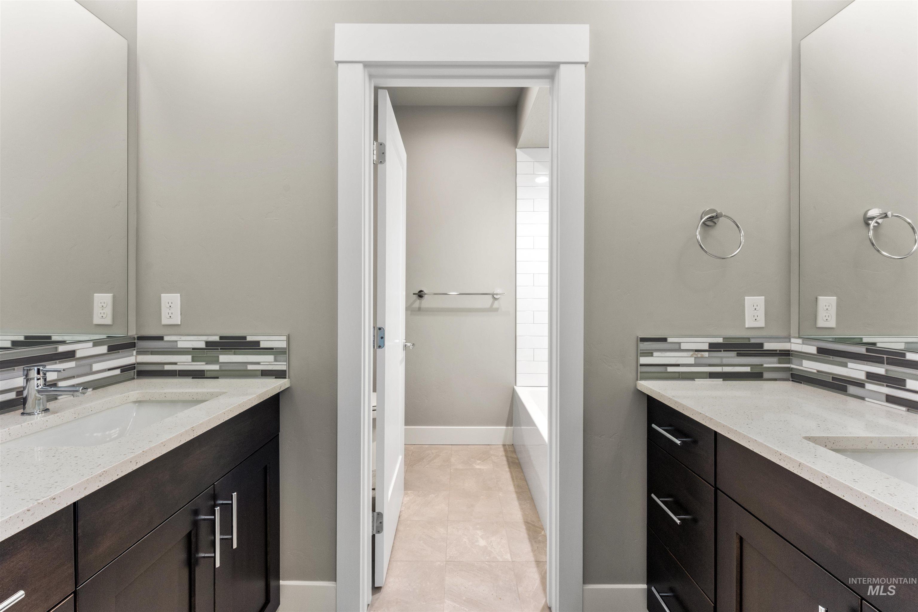 8081 Tandy Cove St, Middleton, Idaho 83644, 6 Bedrooms, 3 Bathrooms, Residential For Sale, Price $699,900,MLS 98975639