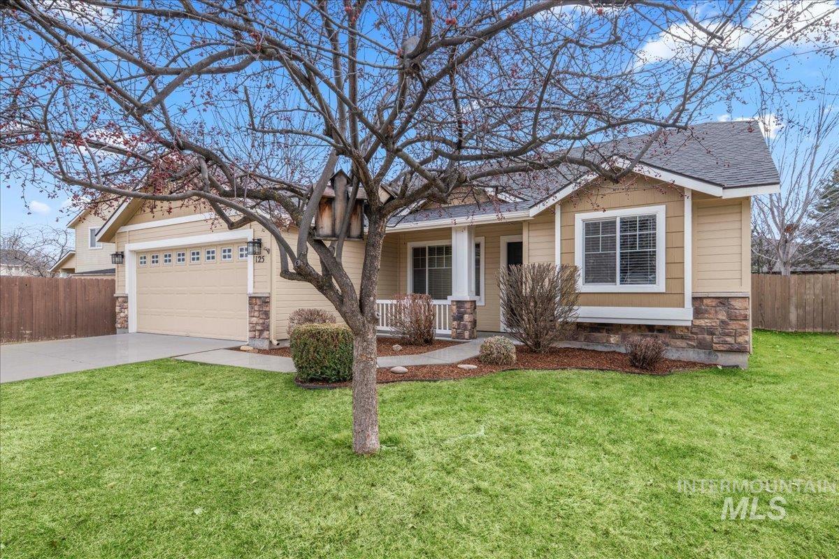 125 E Cassidy Dr, Meridian, Idaho 83646, 4 Bedrooms, 2 Bathrooms, Residential For Sale, Price $427,900,MLS 98975640