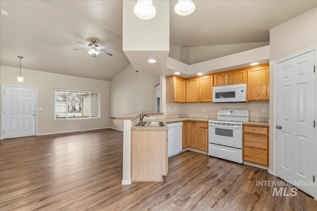 125 E Cassidy Dr, Meridian, Idaho 83646, 4 Bedrooms, 2 Bathrooms, Residential For Sale, Price $427,900,MLS 98975640