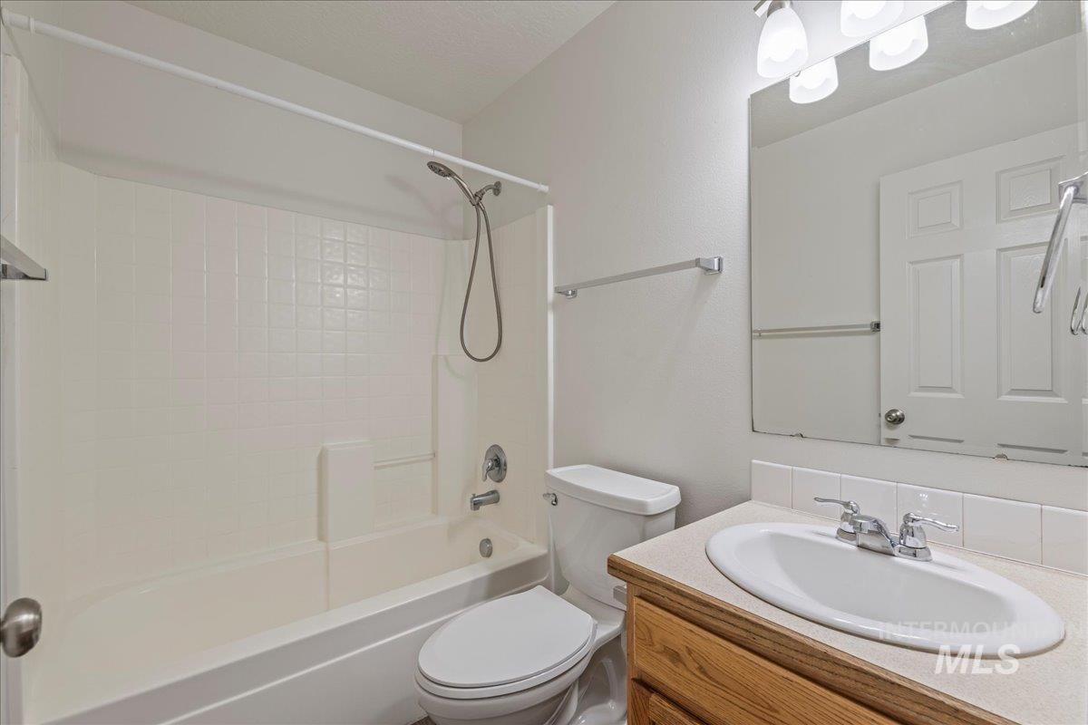 125 E Cassidy Dr, Meridian, Idaho 83646, 4 Bedrooms, 2 Bathrooms, Residential For Sale, Price $427,900,MLS 98975640