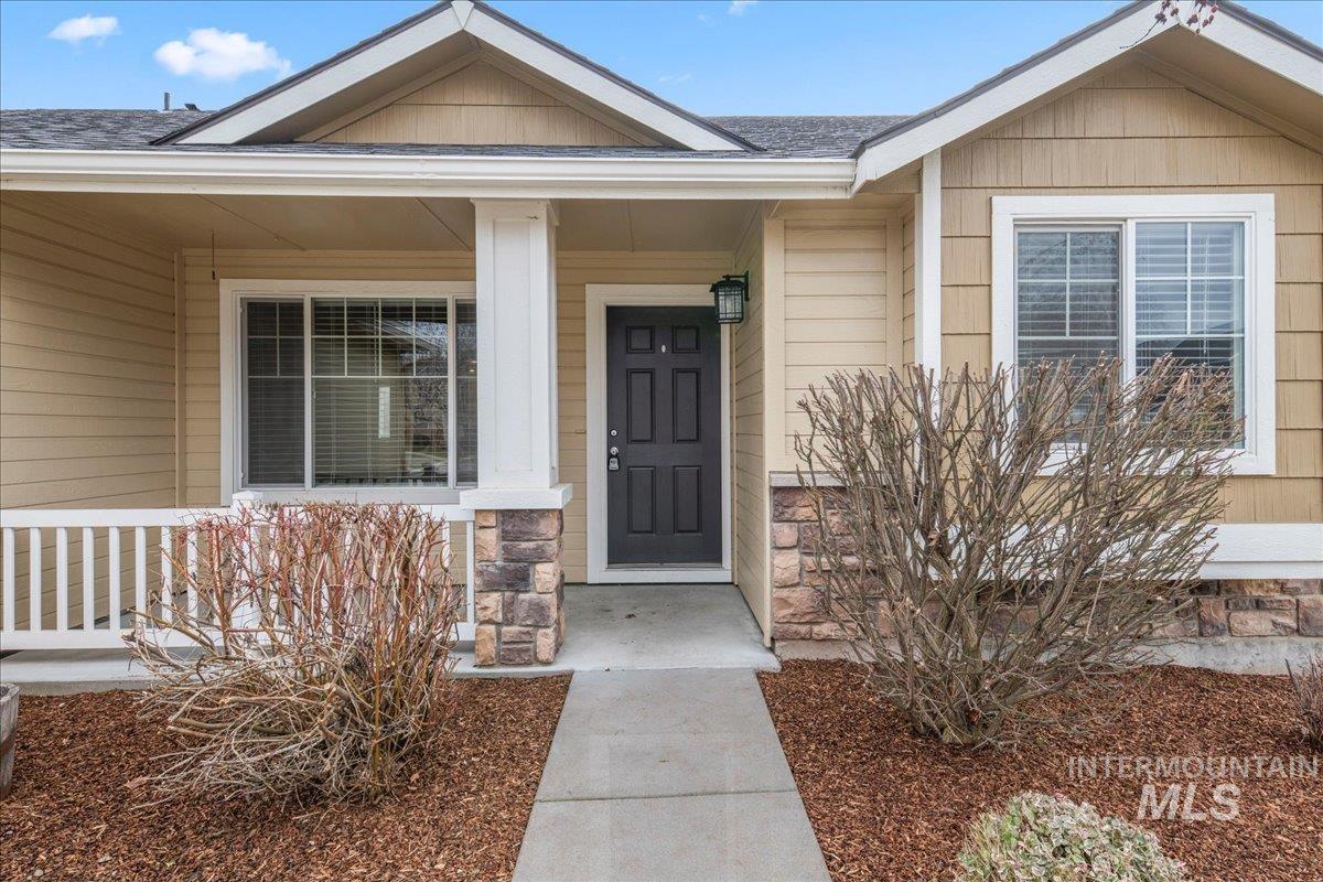 125 E Cassidy Dr, Meridian, Idaho 83646, 4 Bedrooms, 2 Bathrooms, Residential For Sale, Price $427,900,MLS 98975640