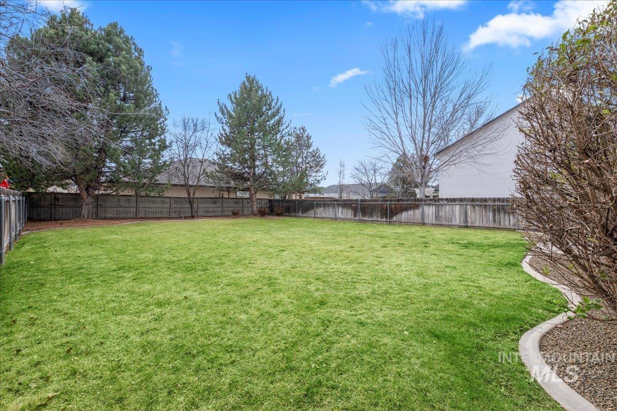 125 E Cassidy Dr, Meridian, Idaho 83646, 4 Bedrooms, 2 Bathrooms, Residential For Sale, Price $427,900,MLS 98975640