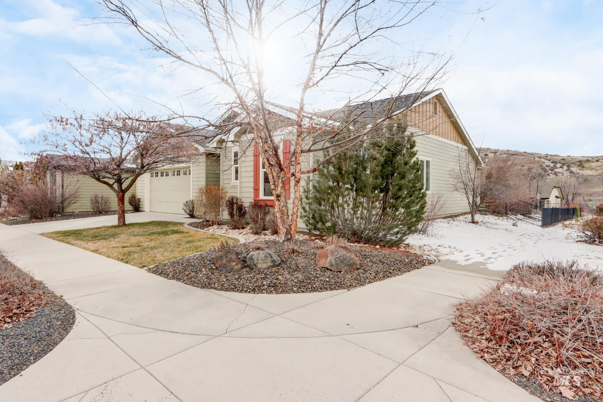 18233 N Highfield Way, Boise, Idaho 83714, 3 Bedrooms, 2 Bathrooms, Residential For Sale, Price $525,000,MLS 98975646
