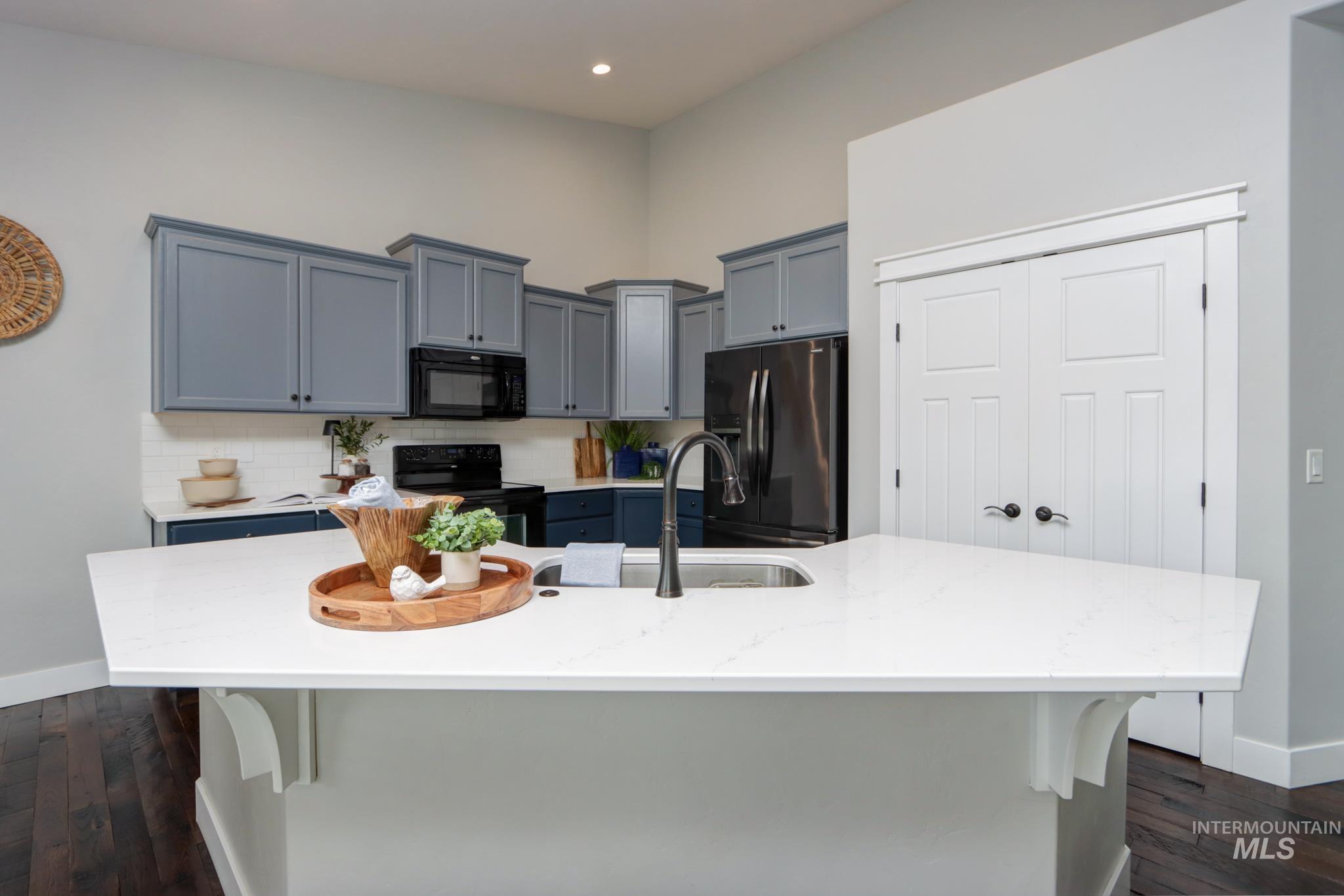 18233 N Highfield Way, Boise, Idaho 83714, 3 Bedrooms, 2 Bathrooms, Residential For Sale, Price $525,000,MLS 98975646