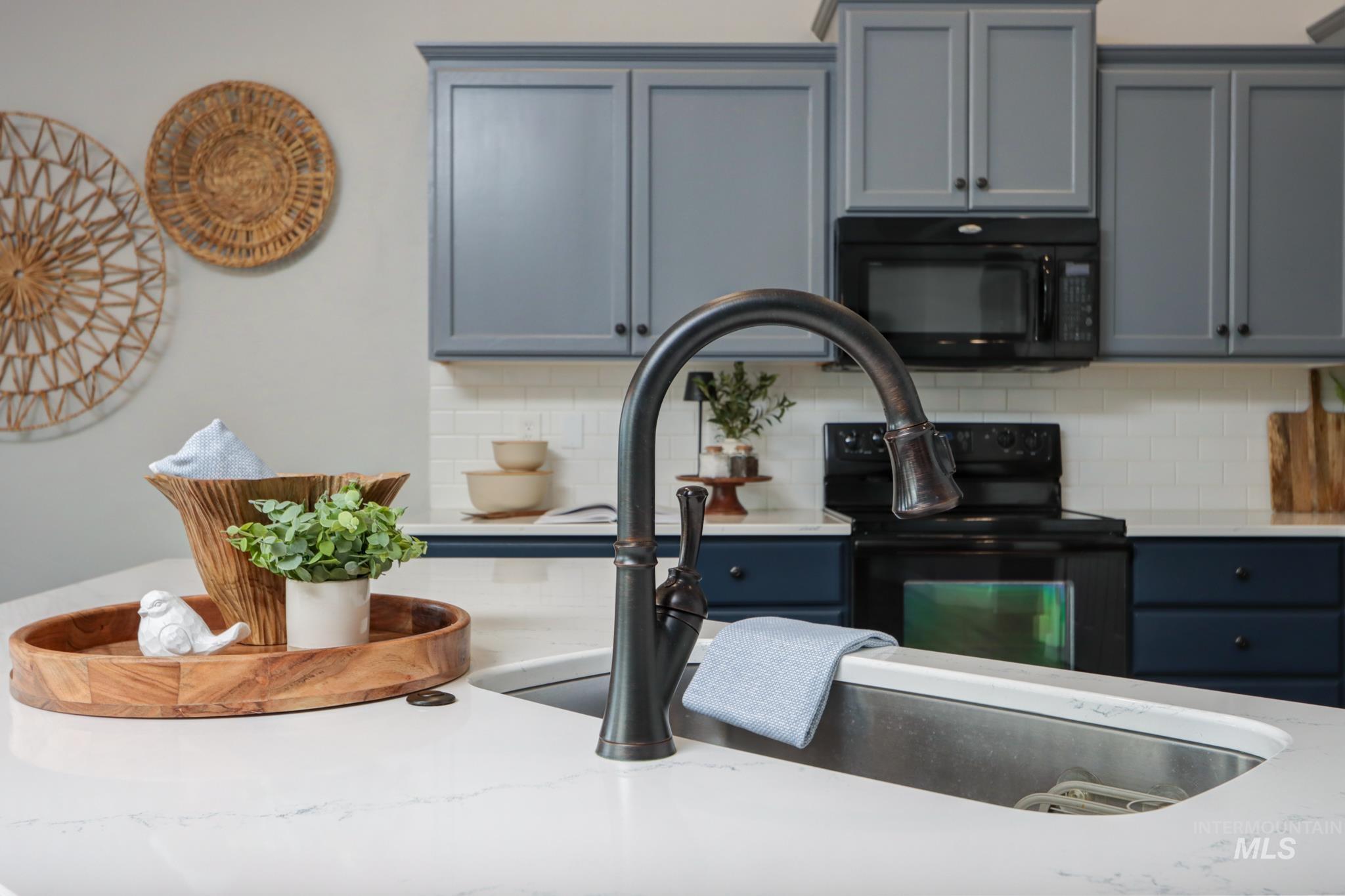 18233 N Highfield Way, Boise, Idaho 83714, 3 Bedrooms, 2 Bathrooms, Residential For Sale, Price $525,000,MLS 98975646