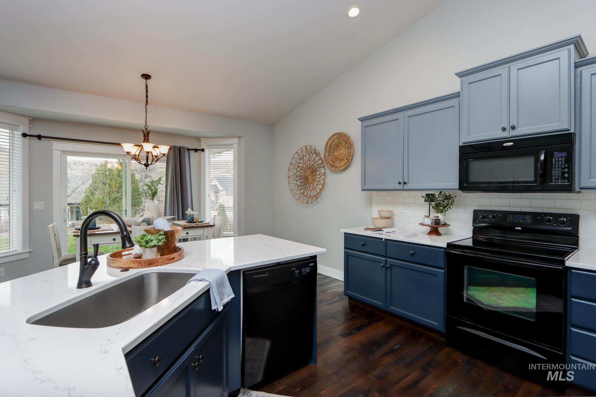 18233 N Highfield Way, Boise, Idaho 83714, 3 Bedrooms, 2 Bathrooms, Residential For Sale, Price $525,000,MLS 98975646