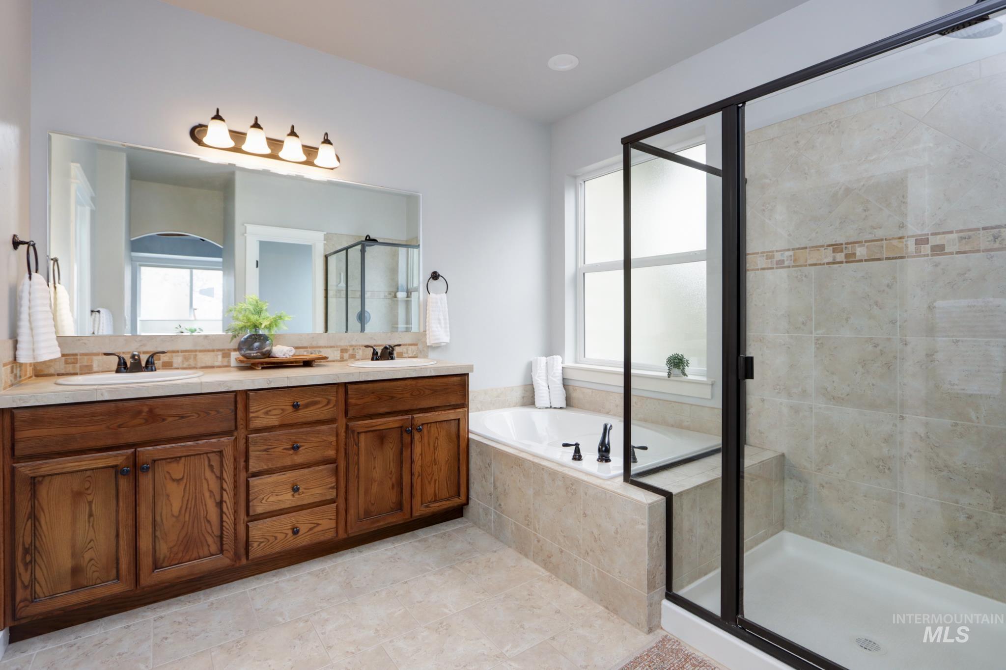 18233 N Highfield Way, Boise, Idaho 83714, 3 Bedrooms, 2 Bathrooms, Residential For Sale, Price $525,000,MLS 98975646