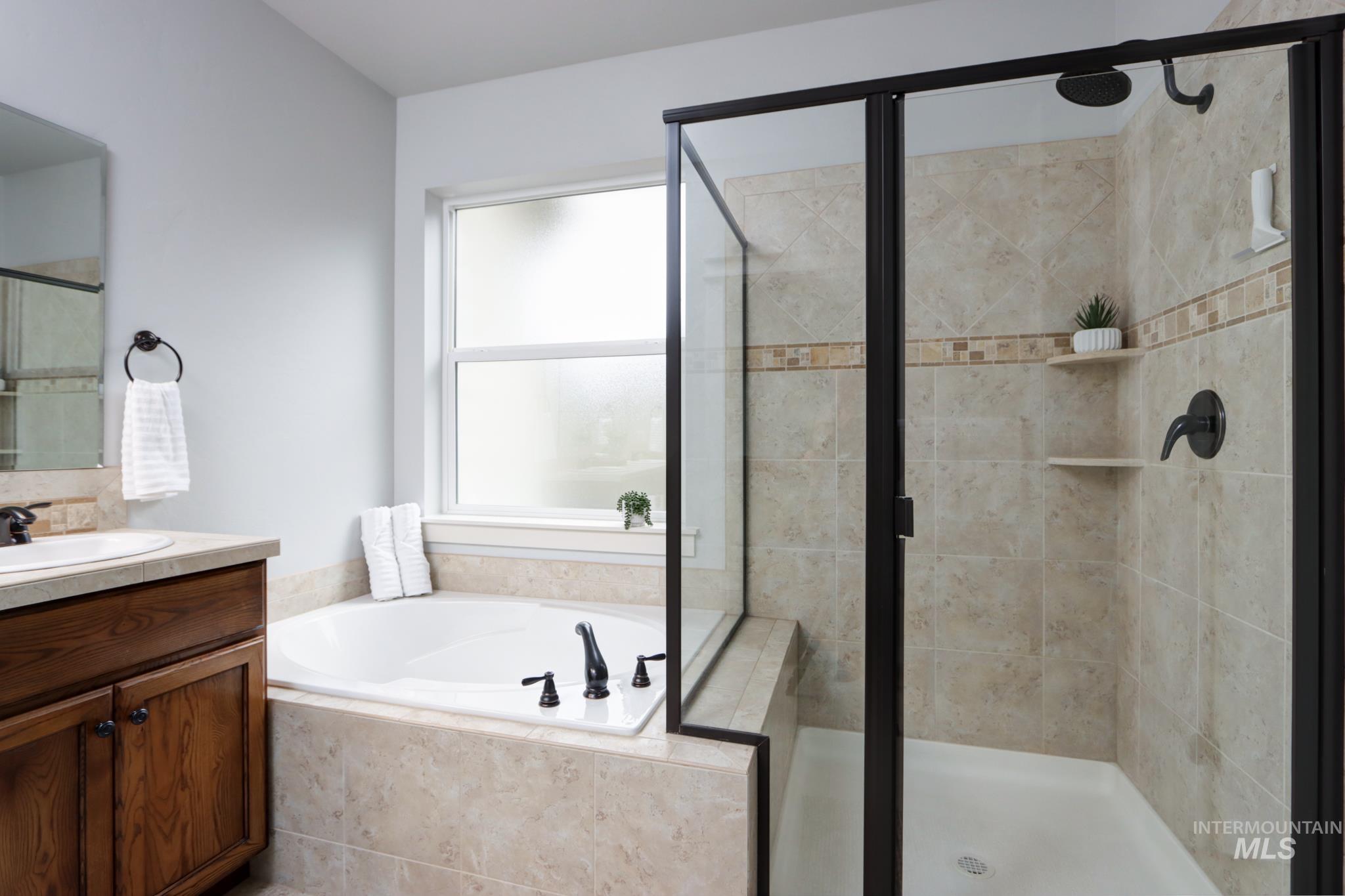 18233 N Highfield Way, Boise, Idaho 83714, 3 Bedrooms, 2 Bathrooms, Residential For Sale, Price $525,000,MLS 98975646