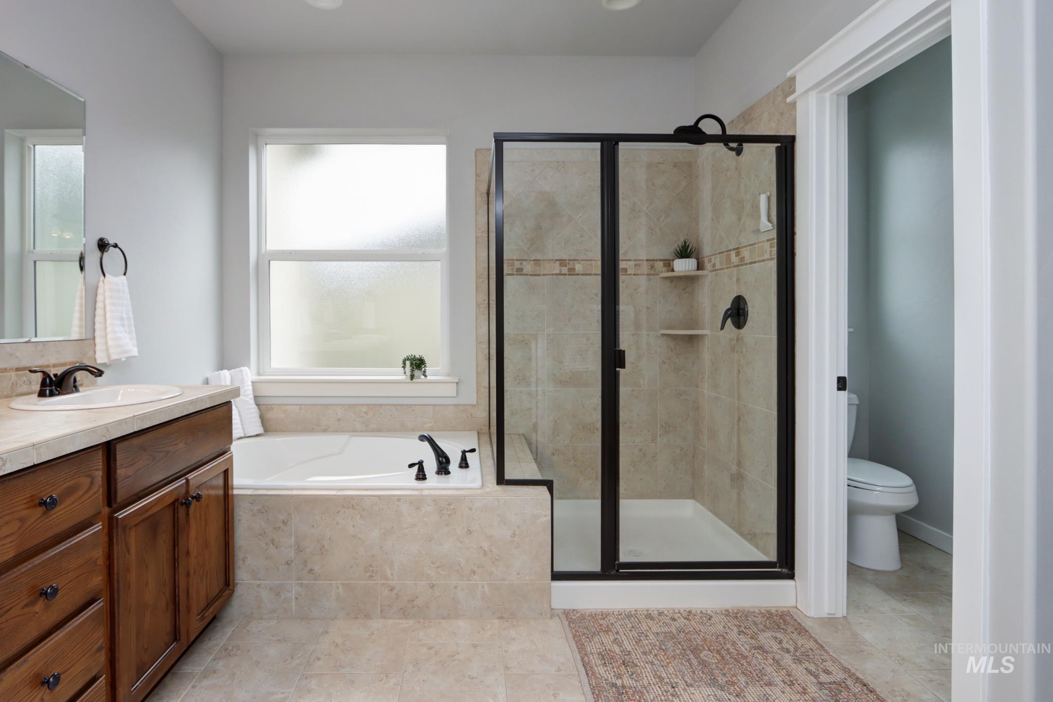 18233 N Highfield Way, Boise, Idaho 83714, 3 Bedrooms, 2 Bathrooms, Residential For Sale, Price $525,000,MLS 98975646