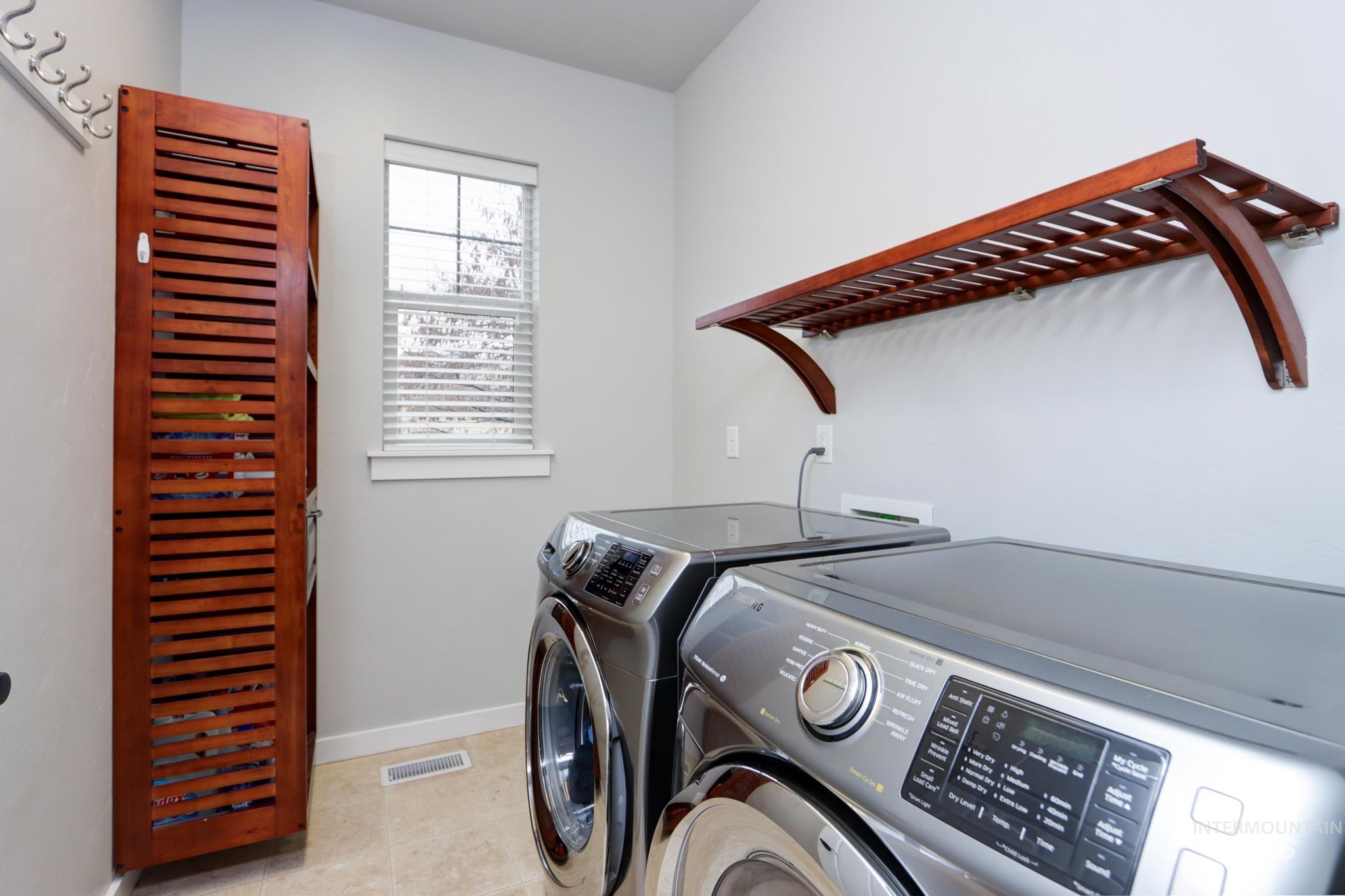 18233 N Highfield Way, Boise, Idaho 83714, 3 Bedrooms, 2 Bathrooms, Residential For Sale, Price $525,000,MLS 98975646