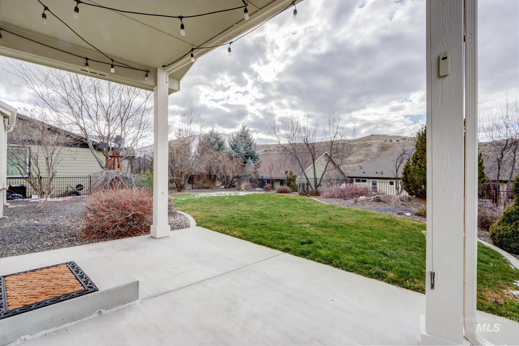 18233 N Highfield Way, Boise, Idaho 83714, 3 Bedrooms, 2 Bathrooms, Residential For Sale, Price $525,000,MLS 98975646