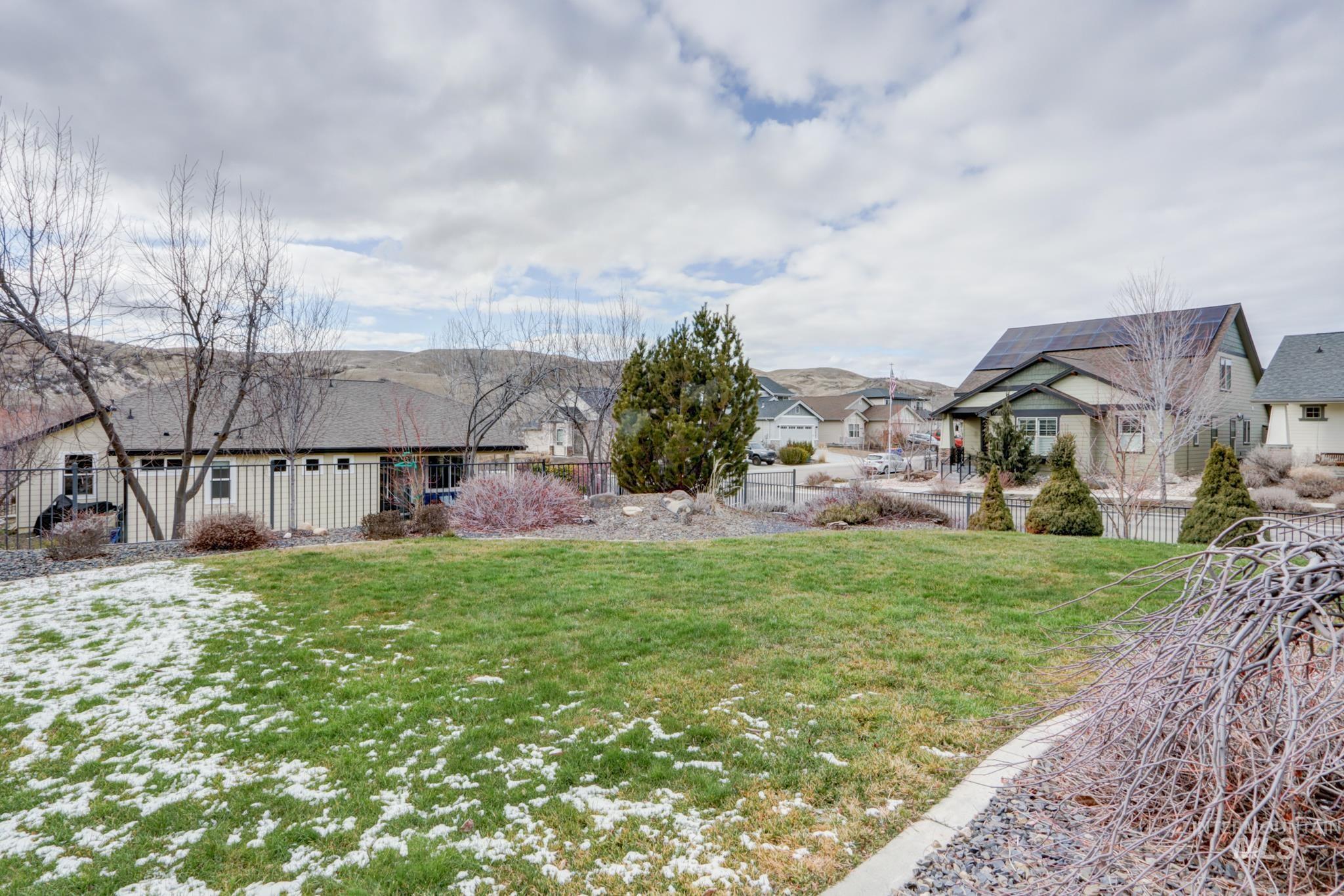 18233 N Highfield Way, Boise, Idaho 83714, 3 Bedrooms, 2 Bathrooms, Residential For Sale, Price $525,000,MLS 98975646