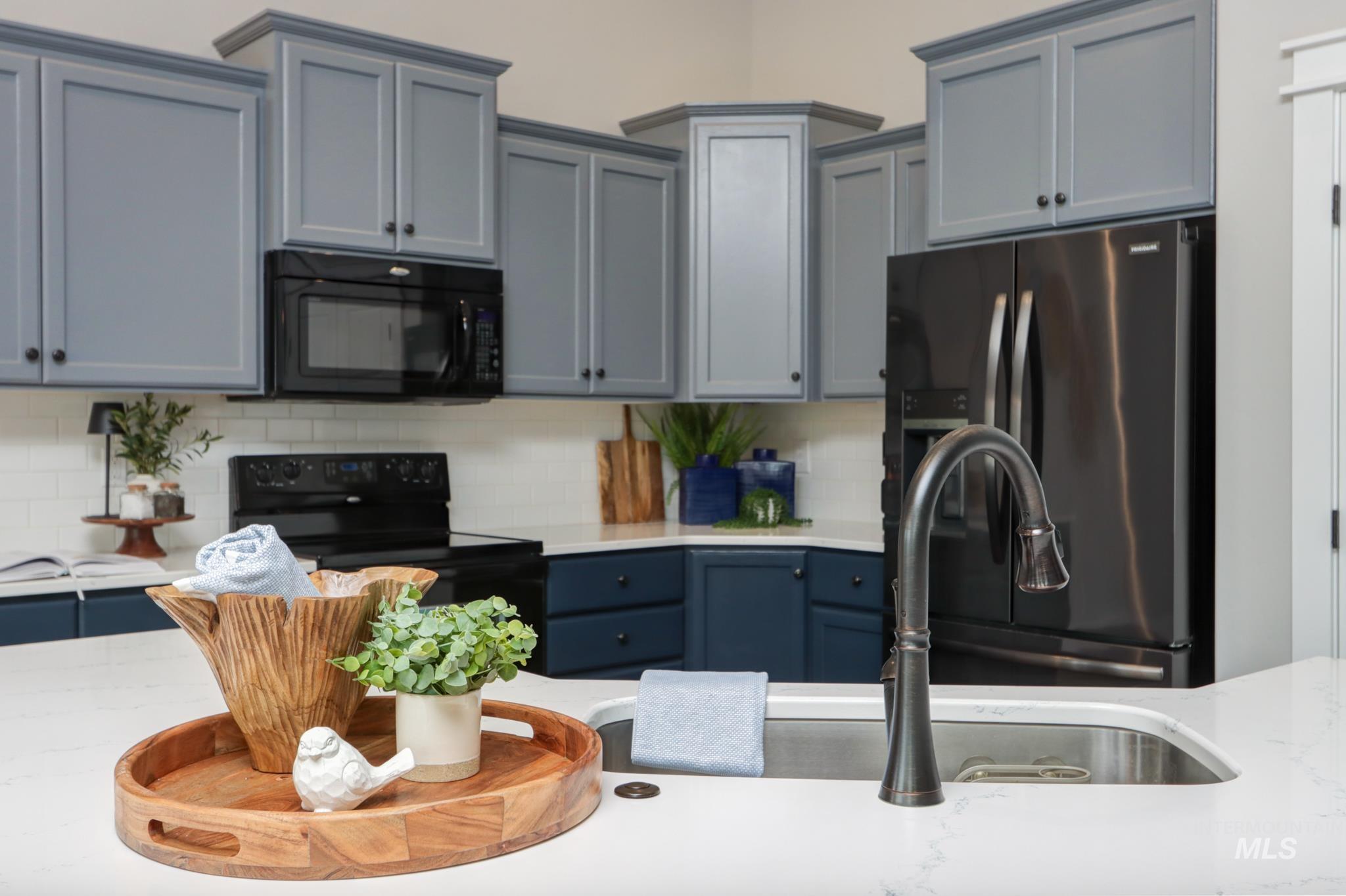 18233 N Highfield Way, Boise, Idaho 83714, 3 Bedrooms, 2 Bathrooms, Residential For Sale, Price $525,000,MLS 98975646