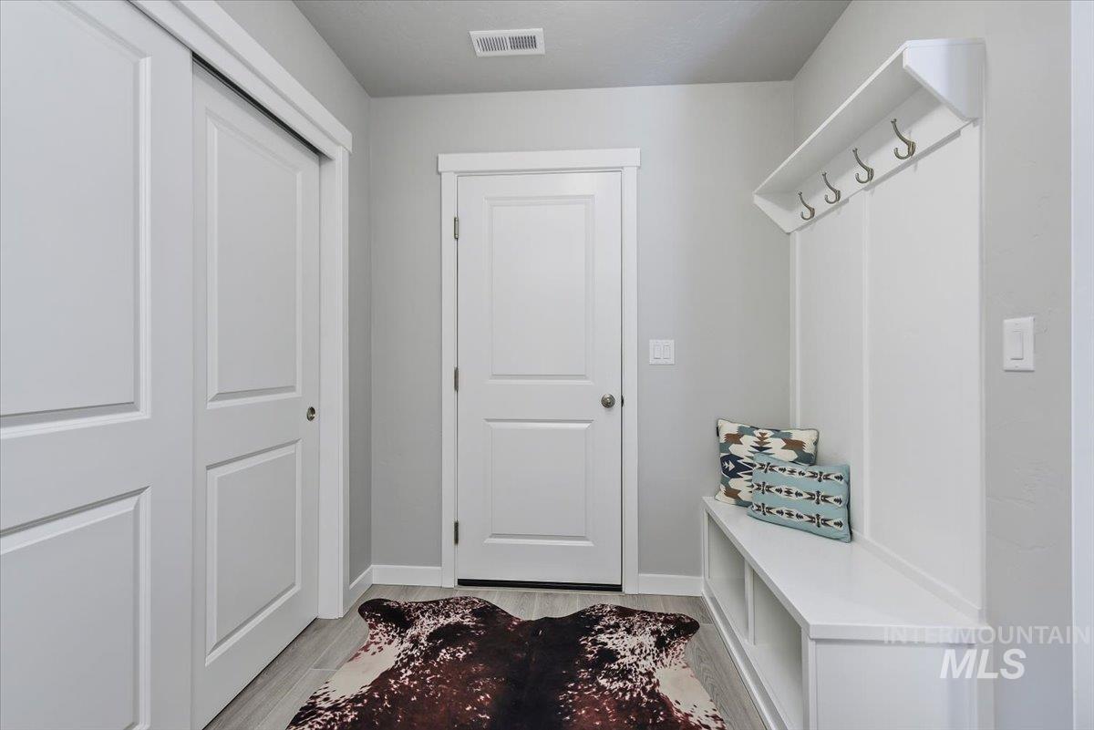 4155 E Eagle Ridge Dr, Nampa, Idaho 83686, 3 Bedrooms, 2 Bathrooms, Residential For Sale, Price $399,000,MLS 98975656