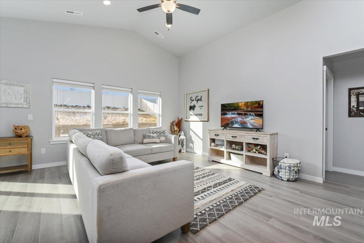 4155 E Eagle Ridge Dr, Nampa, Idaho 83686, 3 Bedrooms, 2 Bathrooms, Residential For Sale, Price $399,000,MLS 98975656