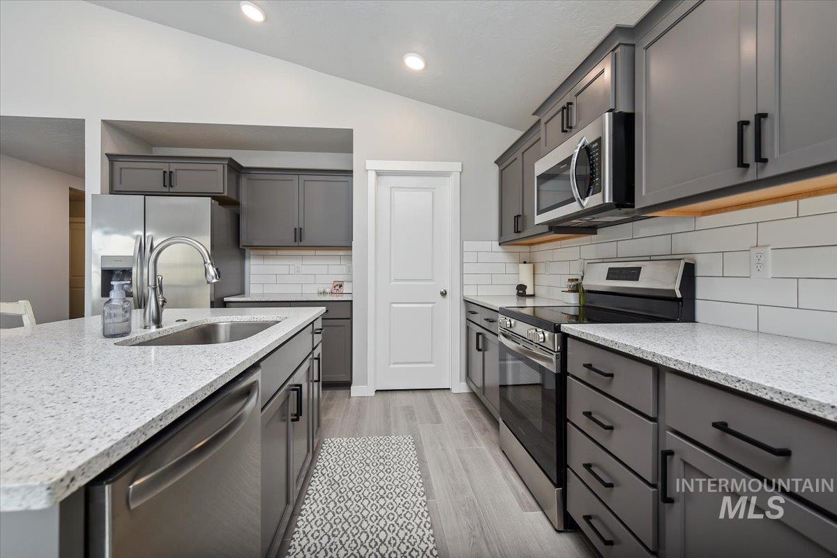 4155 E Eagle Ridge Dr, Nampa, Idaho 83686, 3 Bedrooms, 2 Bathrooms, Residential For Sale, Price $399,000,MLS 98975656