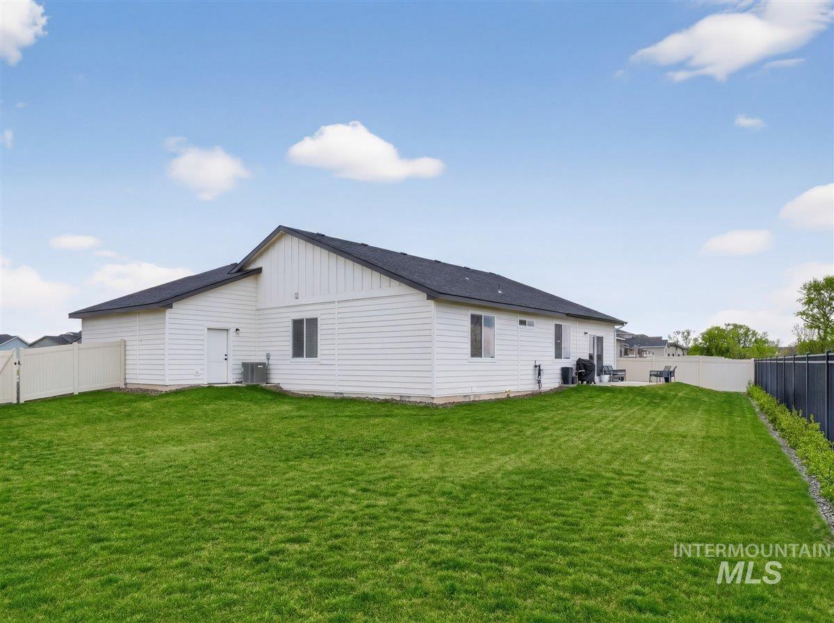 501 Grand Harvest Ave, New Plymouth, Idaho 83655, 4 Bedrooms, 2 Bathrooms, Residential For Sale, Price $449,000,MLS 98975658