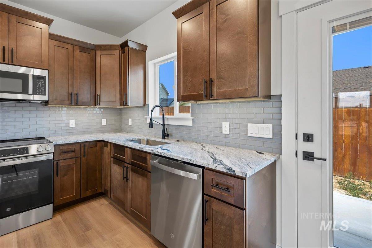 375 Locust Street, Hazelton, Idaho 83335, 3 Bedrooms, 2 Bathrooms, Residential For Sale, Price $365,000, 98975660