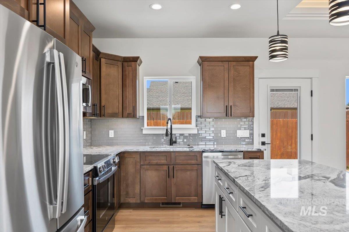 375 Locust Street, Hazelton, Idaho 83335, 3 Bedrooms, 2 Bathrooms, Residential For Sale, Price $365,000, 98975660