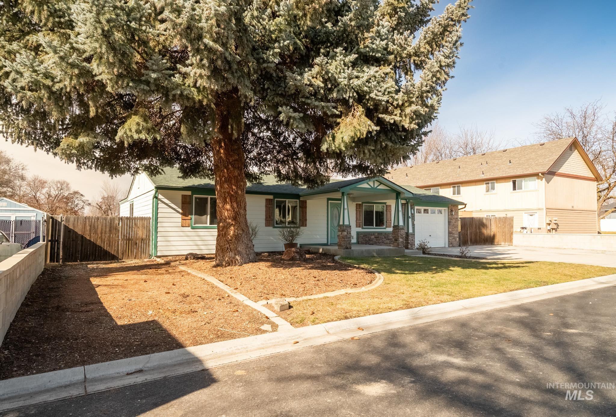 6 S Canyon Drive, Middleton, Idaho 83644, 3 Bedrooms, 3 Bathrooms, Residential For Sale, Price $410,000,MLS 98975666