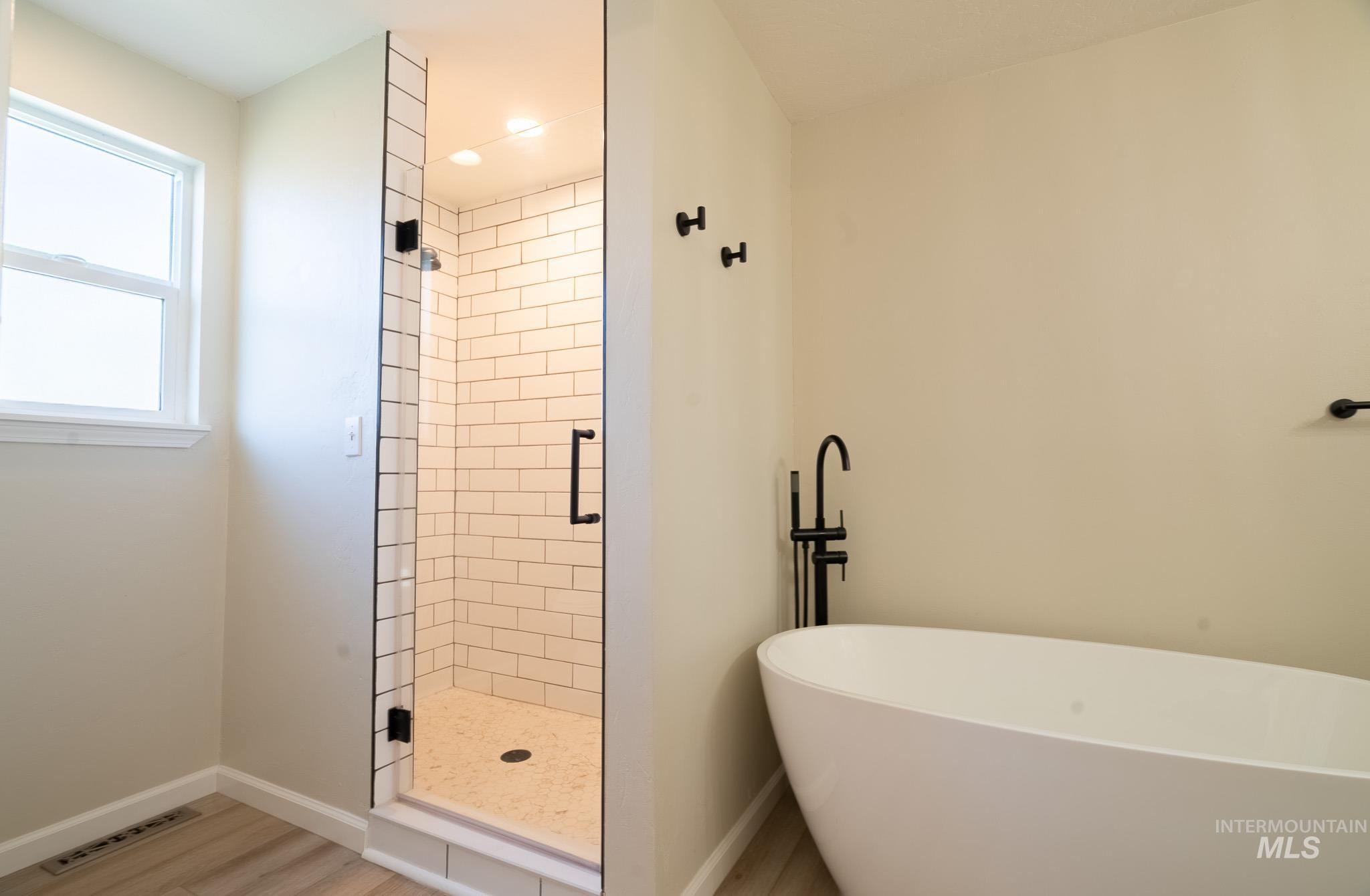 6 S Canyon Drive, Middleton, Idaho 83644, 3 Bedrooms, 3 Bathrooms, Residential For Sale, Price $410,000,MLS 98975666