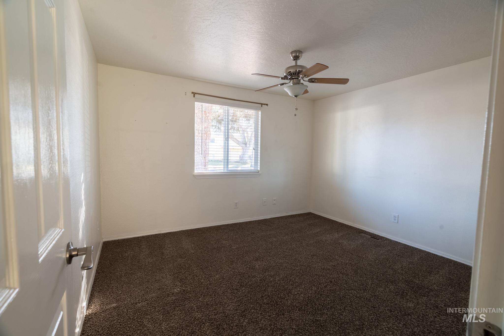 6 S Canyon Drive, Middleton, Idaho 83644, 3 Bedrooms, 3 Bathrooms, Residential For Sale, Price $410,000,MLS 98975666