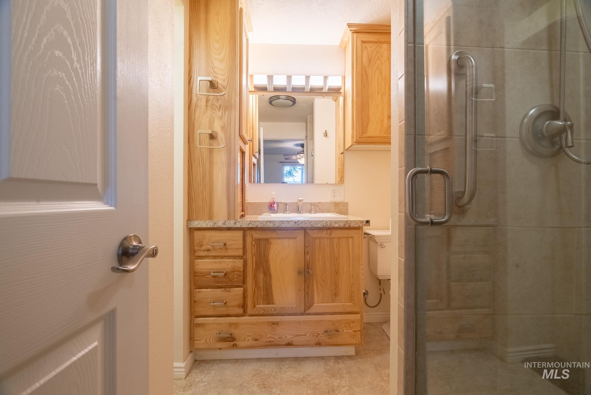 6 S Canyon Drive, Middleton, Idaho 83644, 3 Bedrooms, 3 Bathrooms, Residential For Sale, Price $410,000,MLS 98975666