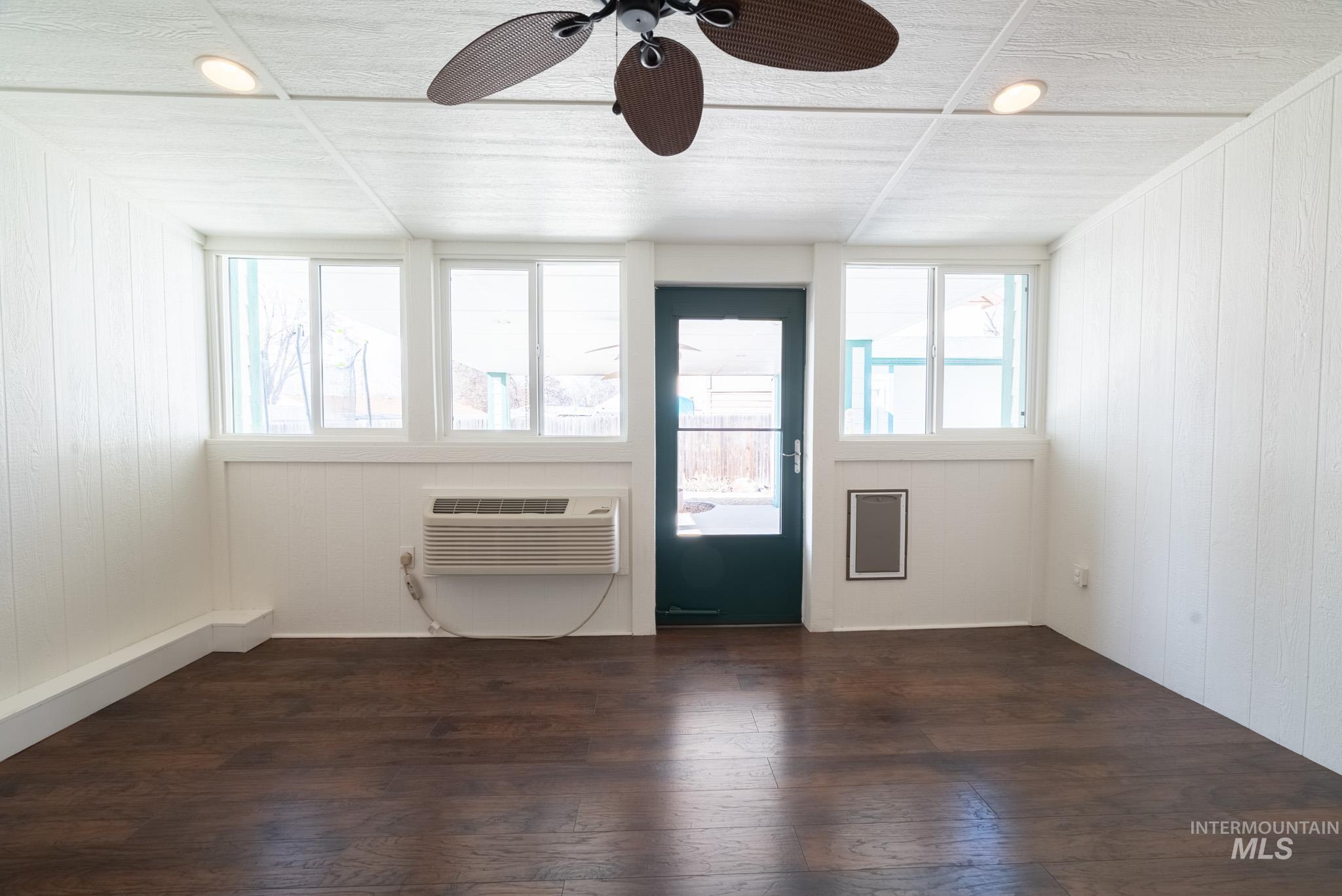 6 S Canyon Drive, Middleton, Idaho 83644, 3 Bedrooms, 3 Bathrooms, Residential For Sale, Price $410,000,MLS 98975666