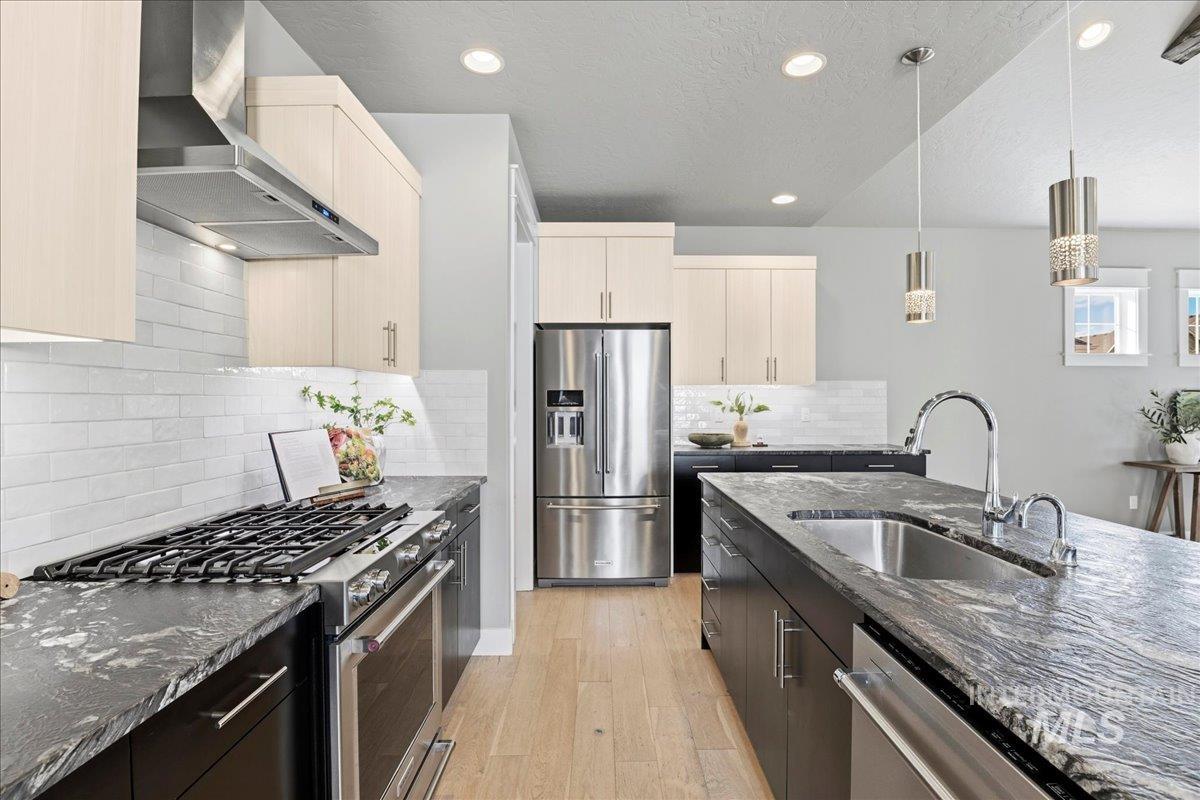 8154 W Decathlon Dr, Eagle, Idaho 83616, 3 Bedrooms, 2.5 Bathrooms, Residential For Sale, Price $849,900,MLS 98975667