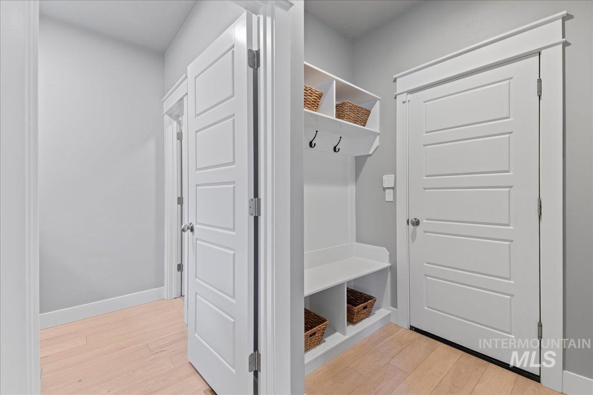 8154 W Decathlon Dr, Eagle, Idaho 83616, 3 Bedrooms, 2.5 Bathrooms, Residential For Sale, Price $849,900,MLS 98975667