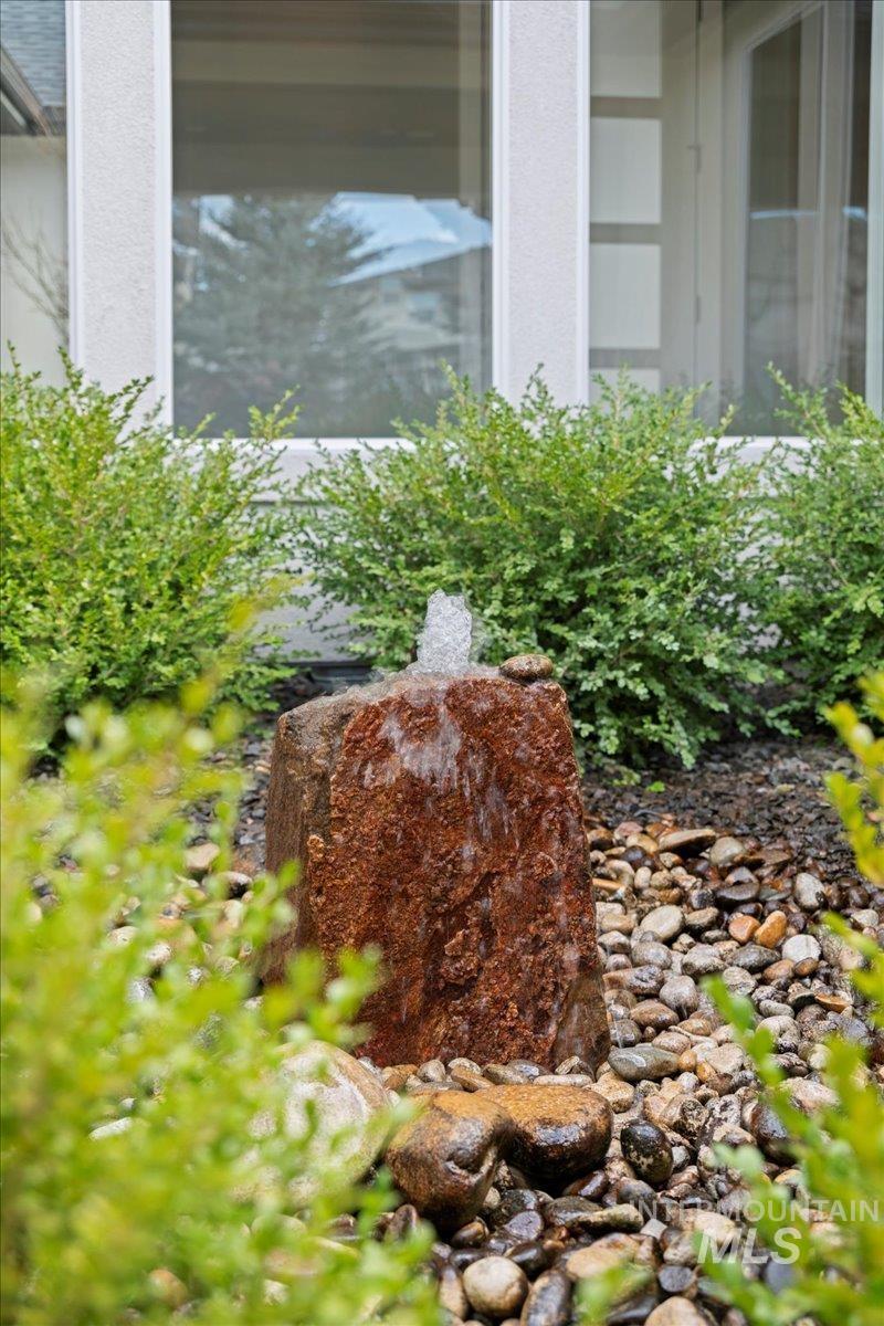 8154 W Decathlon Dr, Eagle, Idaho 83616, 3 Bedrooms, 2.5 Bathrooms, Residential For Sale, Price $849,900,MLS 98975667