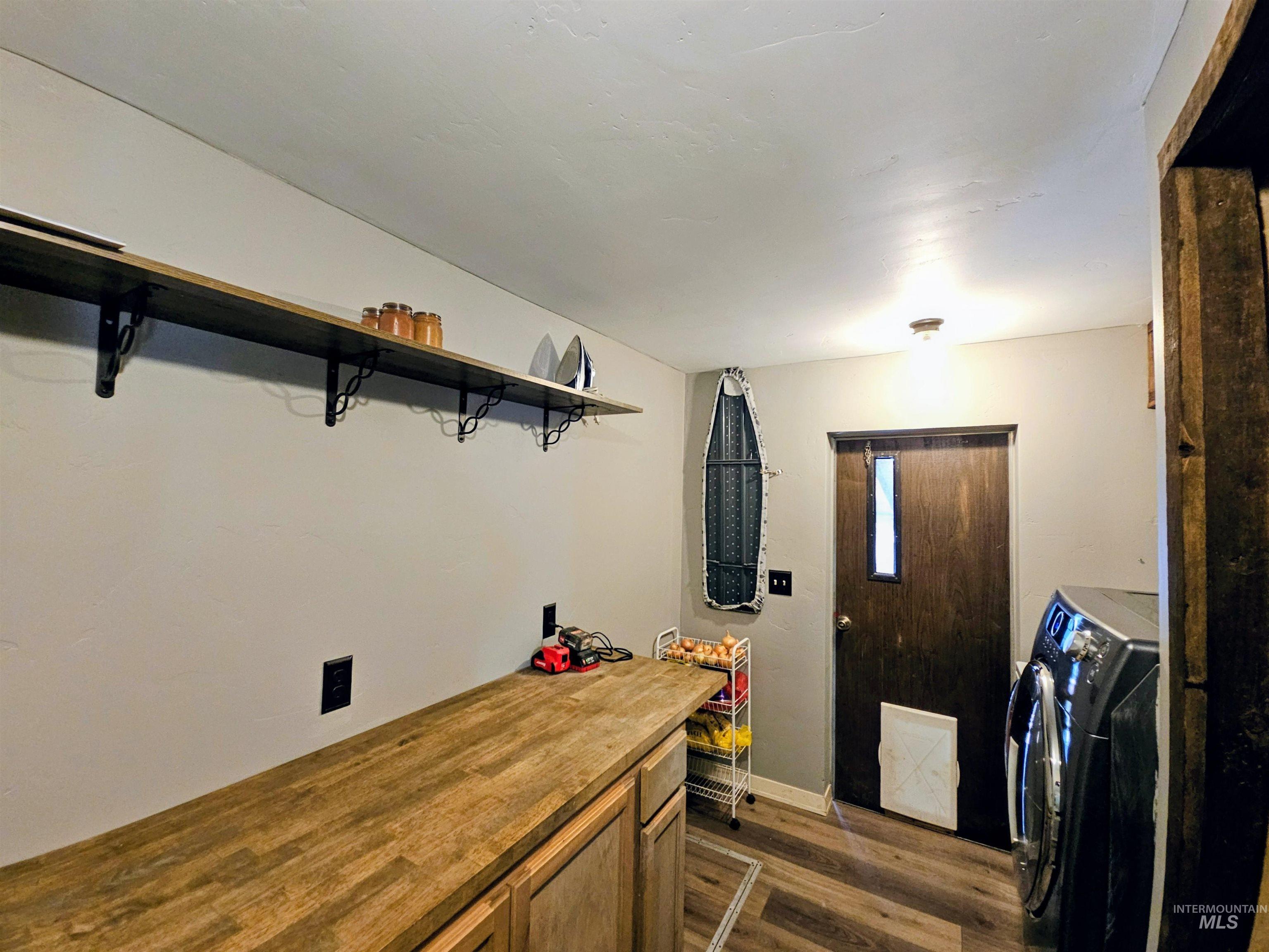 8392 Main St, Letha, Idaho 83636, 2 Bedrooms, 2 Bathrooms, Residential For Sale, Price $299,900,MLS 98975670