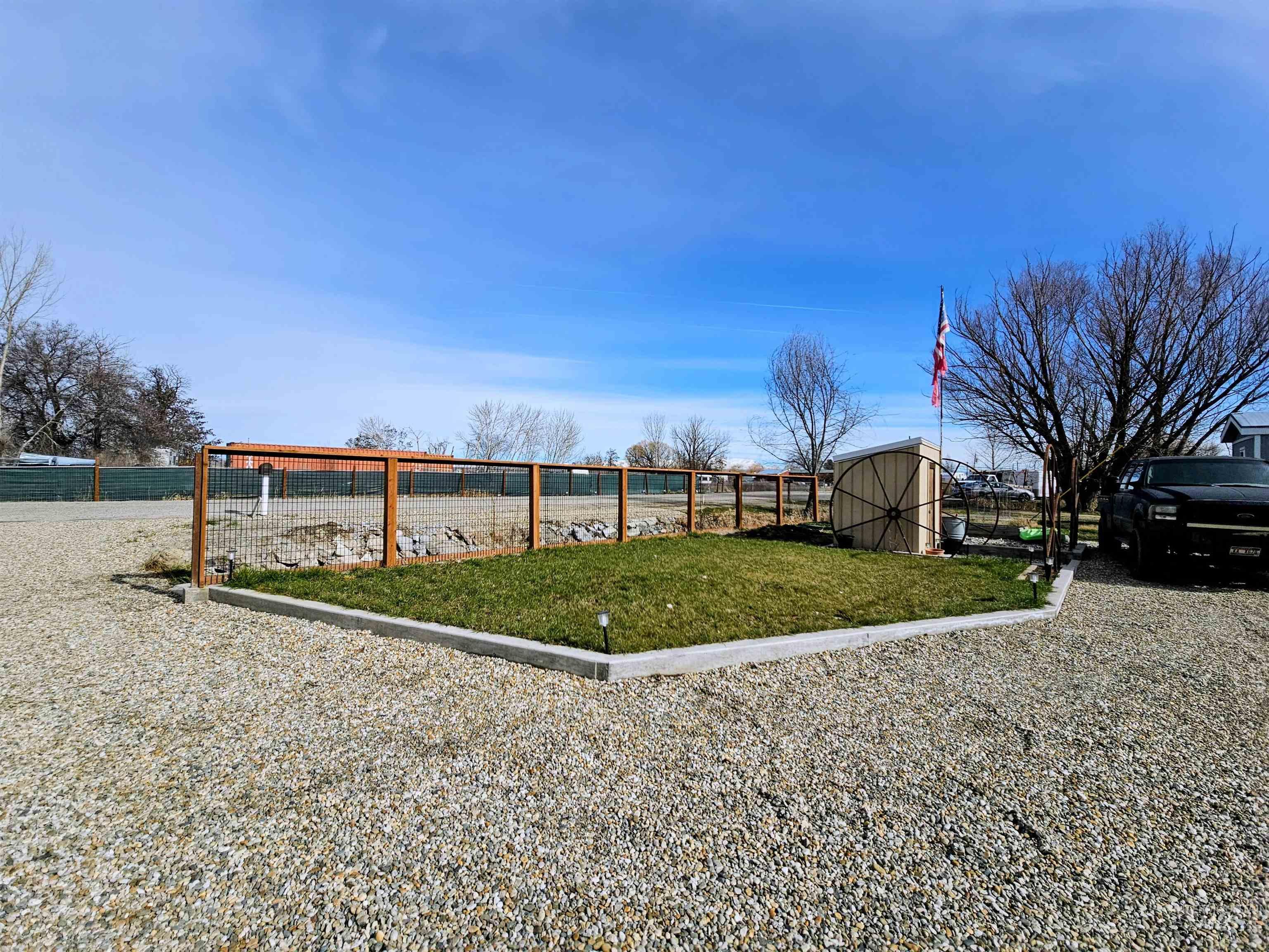 8392 Main St, Letha, Idaho 83636, 2 Bedrooms, 2 Bathrooms, Residential For Sale, Price $299,900,MLS 98975670