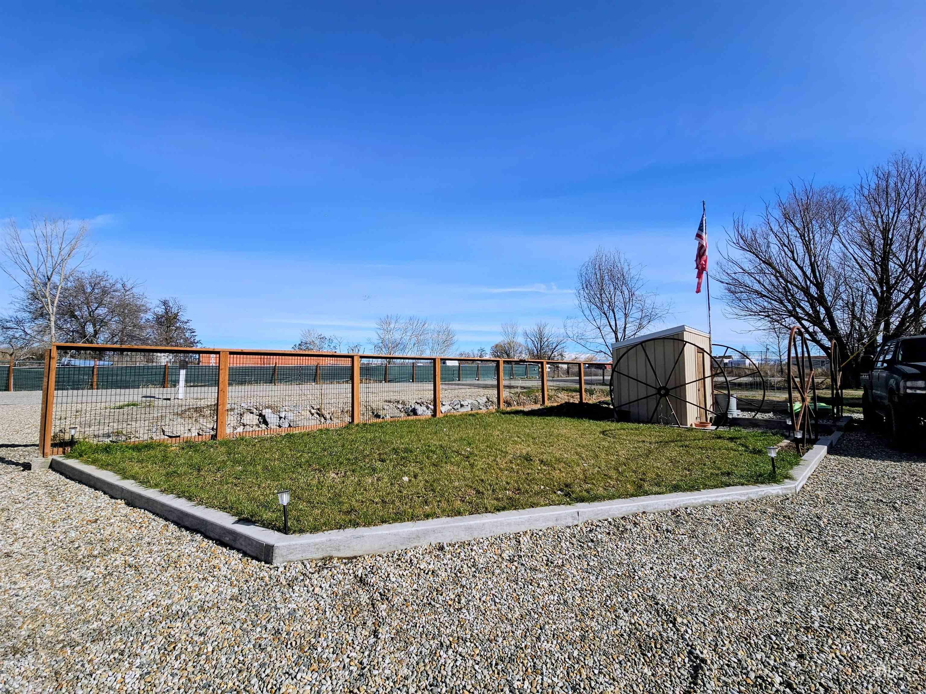 8392 Main St, Letha, Idaho 83636, 2 Bedrooms, 2 Bathrooms, Residential For Sale, Price $299,900,MLS 98975670