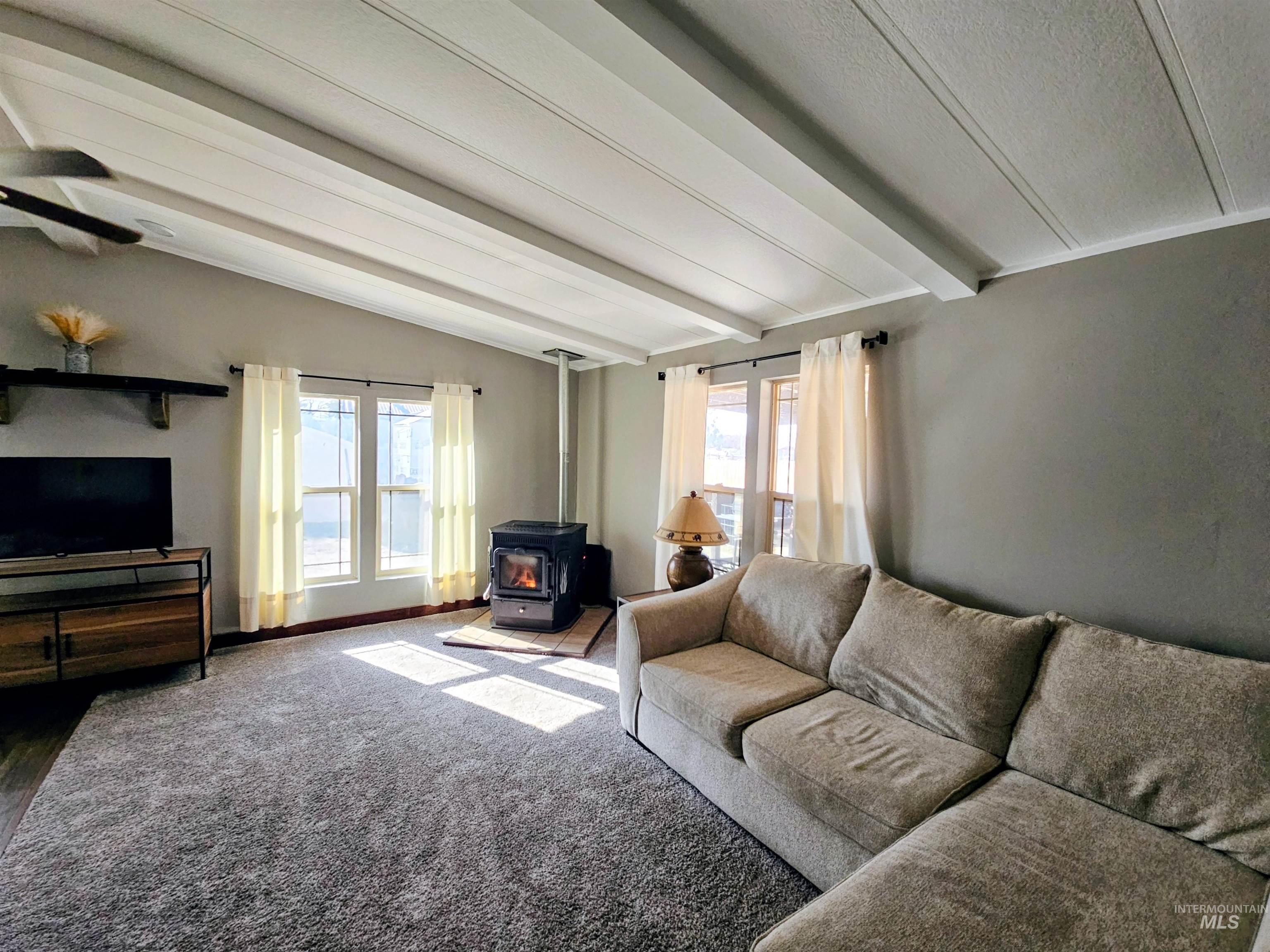 8392 Main St, Letha, Idaho 83636, 2 Bedrooms, 2 Bathrooms, Residential For Sale, Price $299,900,MLS 98975670