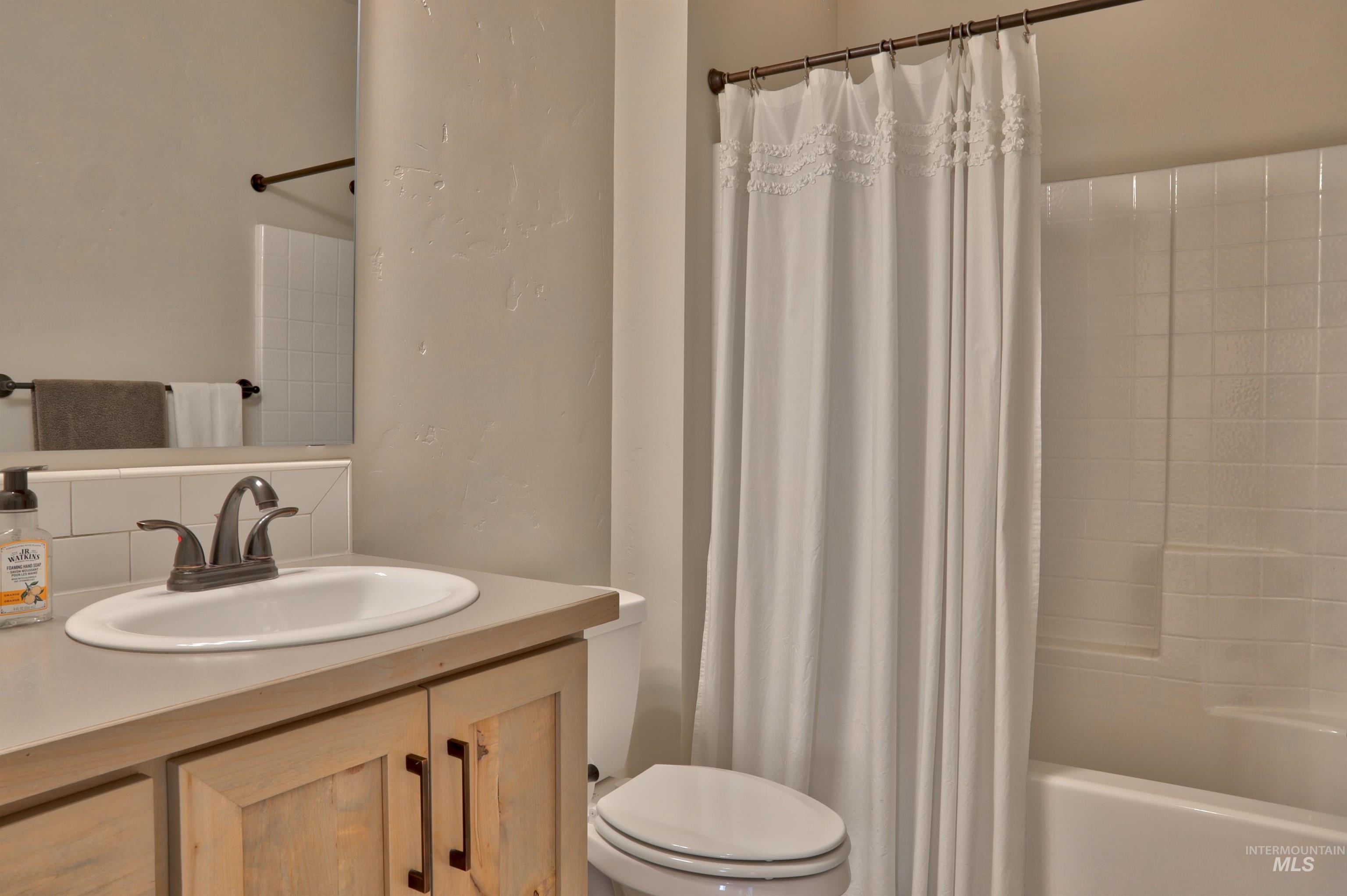 3443 E Girdner Drive, Meridian, Idaho 83642, 3 Bedrooms, 2.5 Bathrooms, Residential For Sale, Price $499,900,MLS 98975677