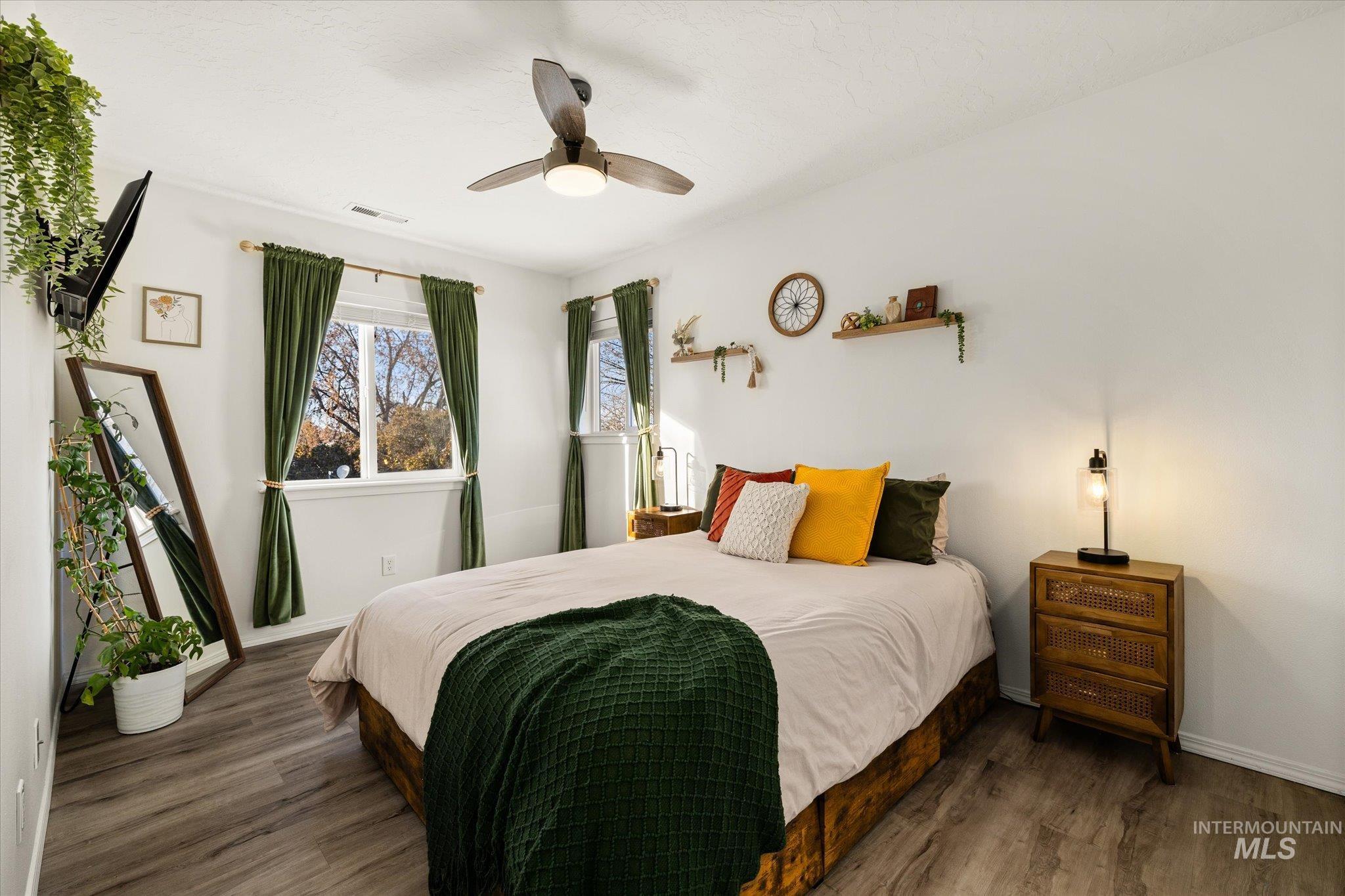 124 W Cherry Ave, Meridian, Idaho 83642, 3 Bedrooms, 2.5 Bathrooms, Residential For Sale, Price $399,000,MLS 98975678