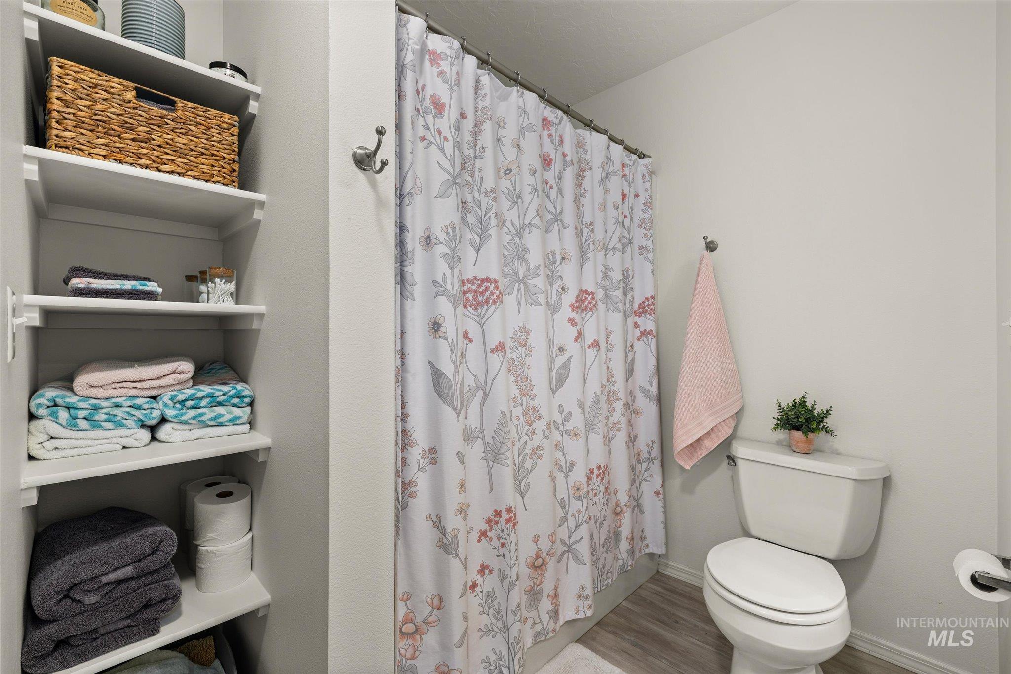 124 W Cherry Ave, Meridian, Idaho 83642, 3 Bedrooms, 2.5 Bathrooms, Residential For Sale, Price $399,000,MLS 98975678