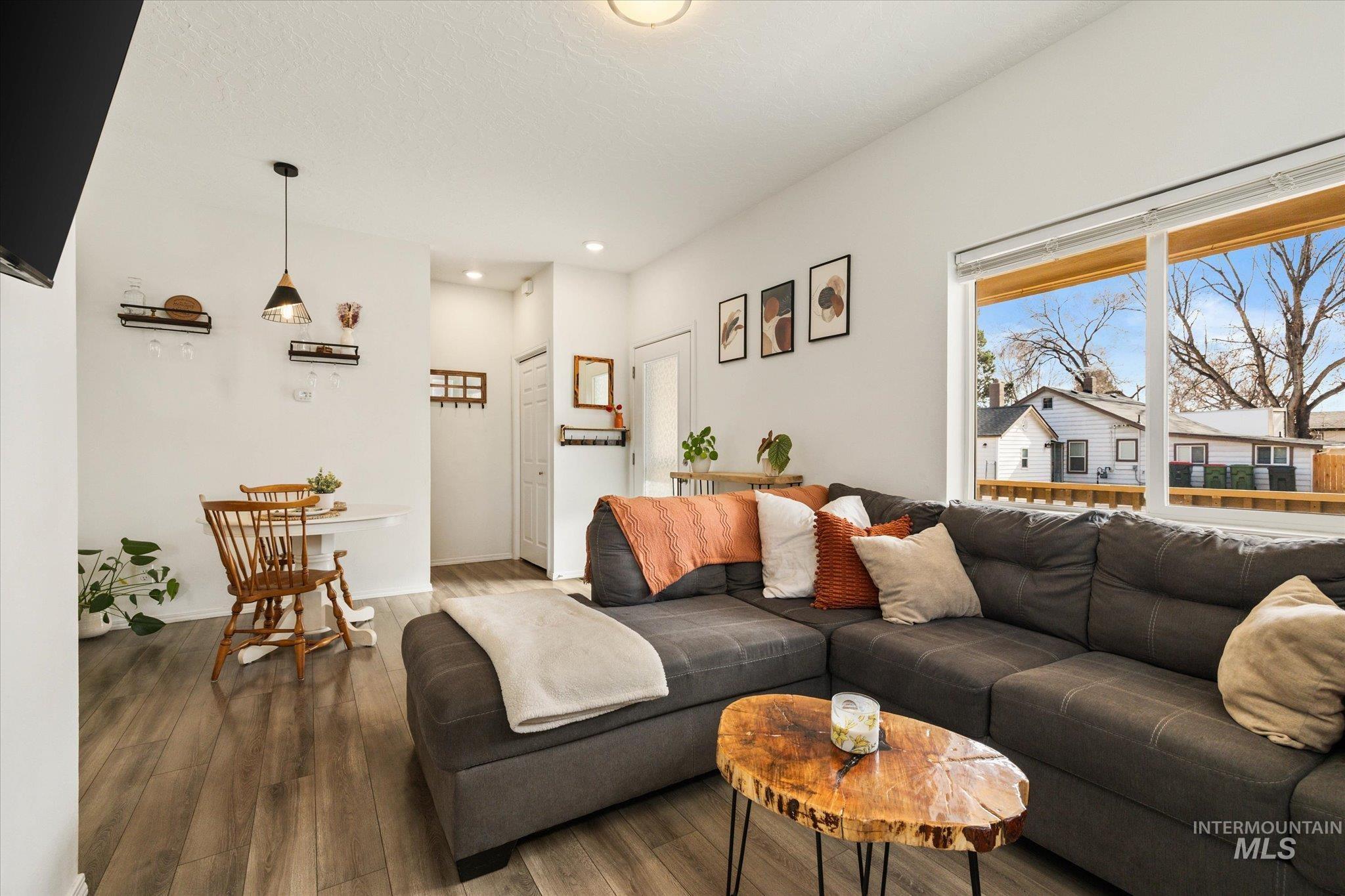 124 W Cherry Ave, Meridian, Idaho 83642, 3 Bedrooms, 2.5 Bathrooms, Residential For Sale, Price $399,000,MLS 98975678